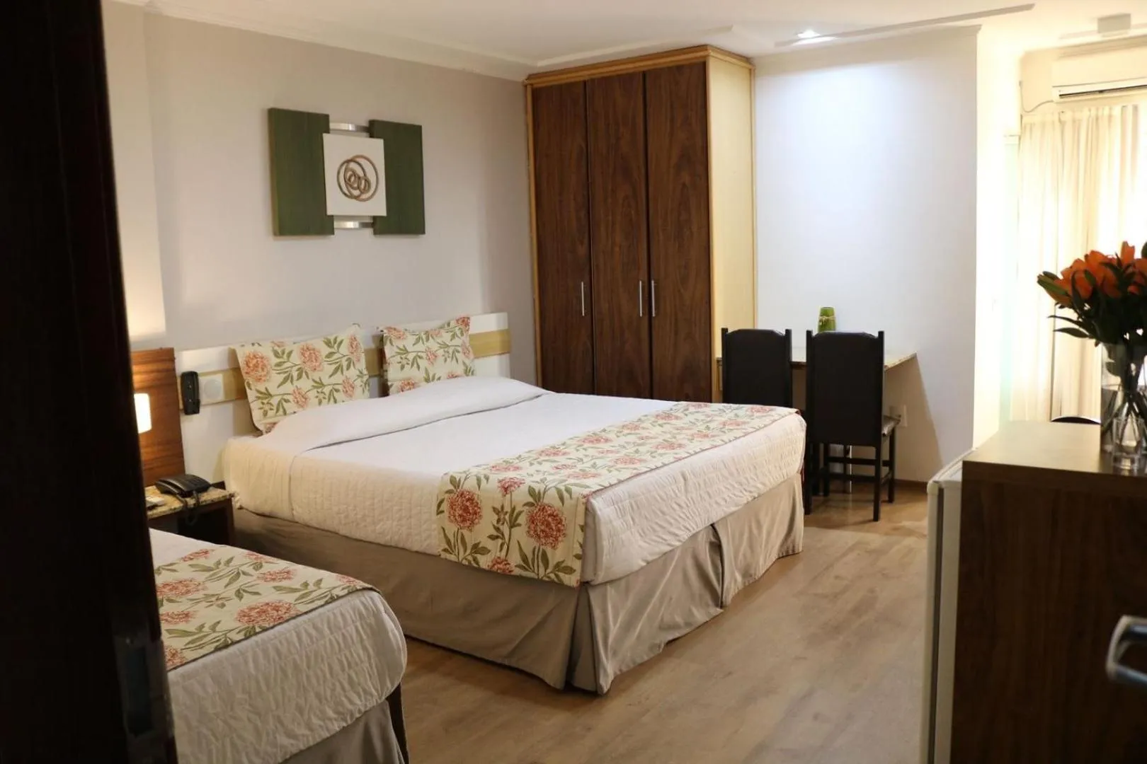 wardrobe, Bed in Laguna Plaza Hotel