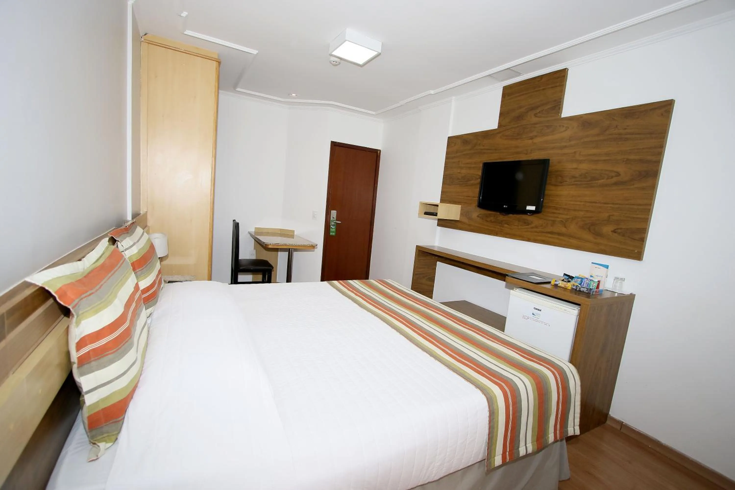 Bed in Laguna Plaza Hotel