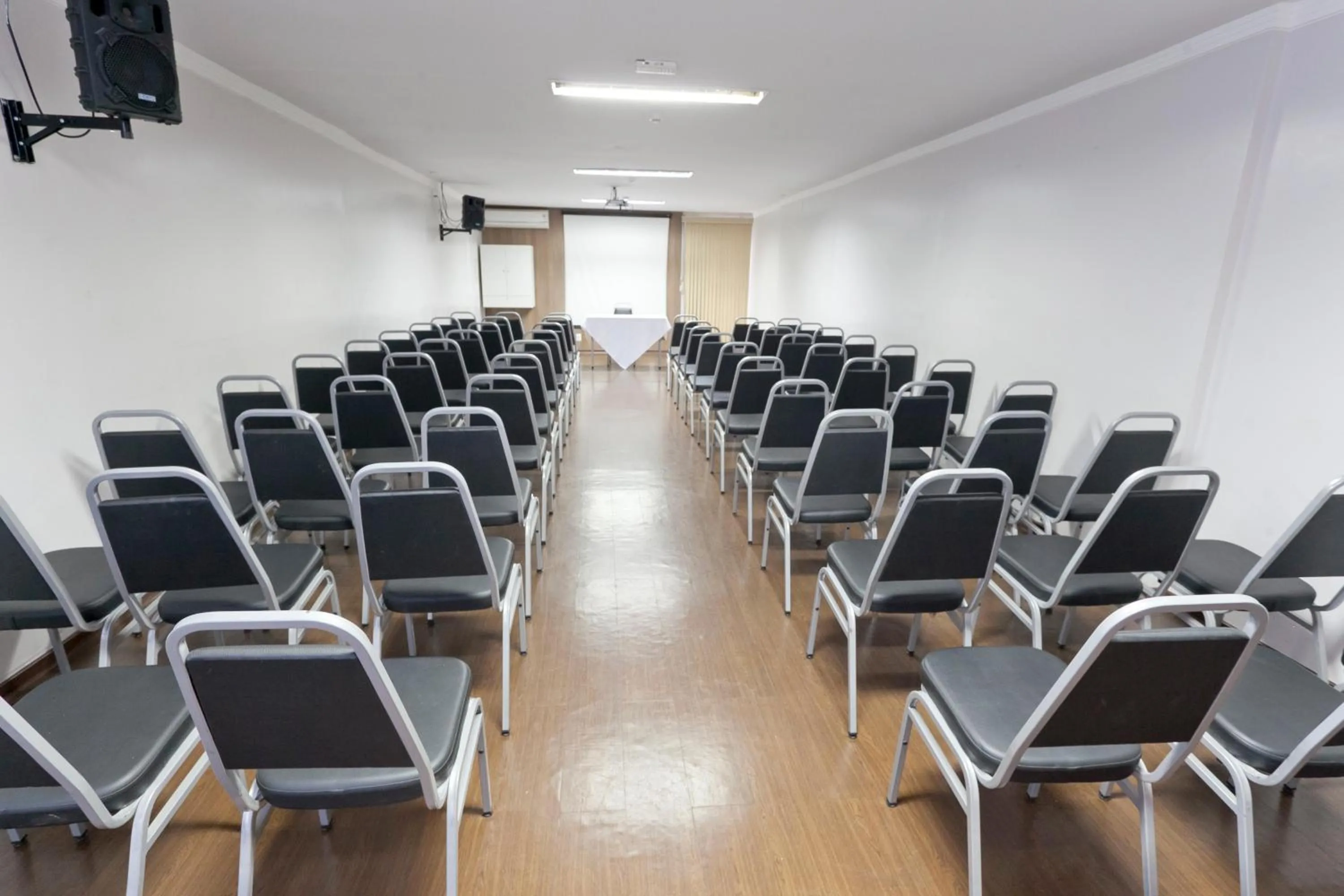 Business facilities in Laguna Plaza Hotel