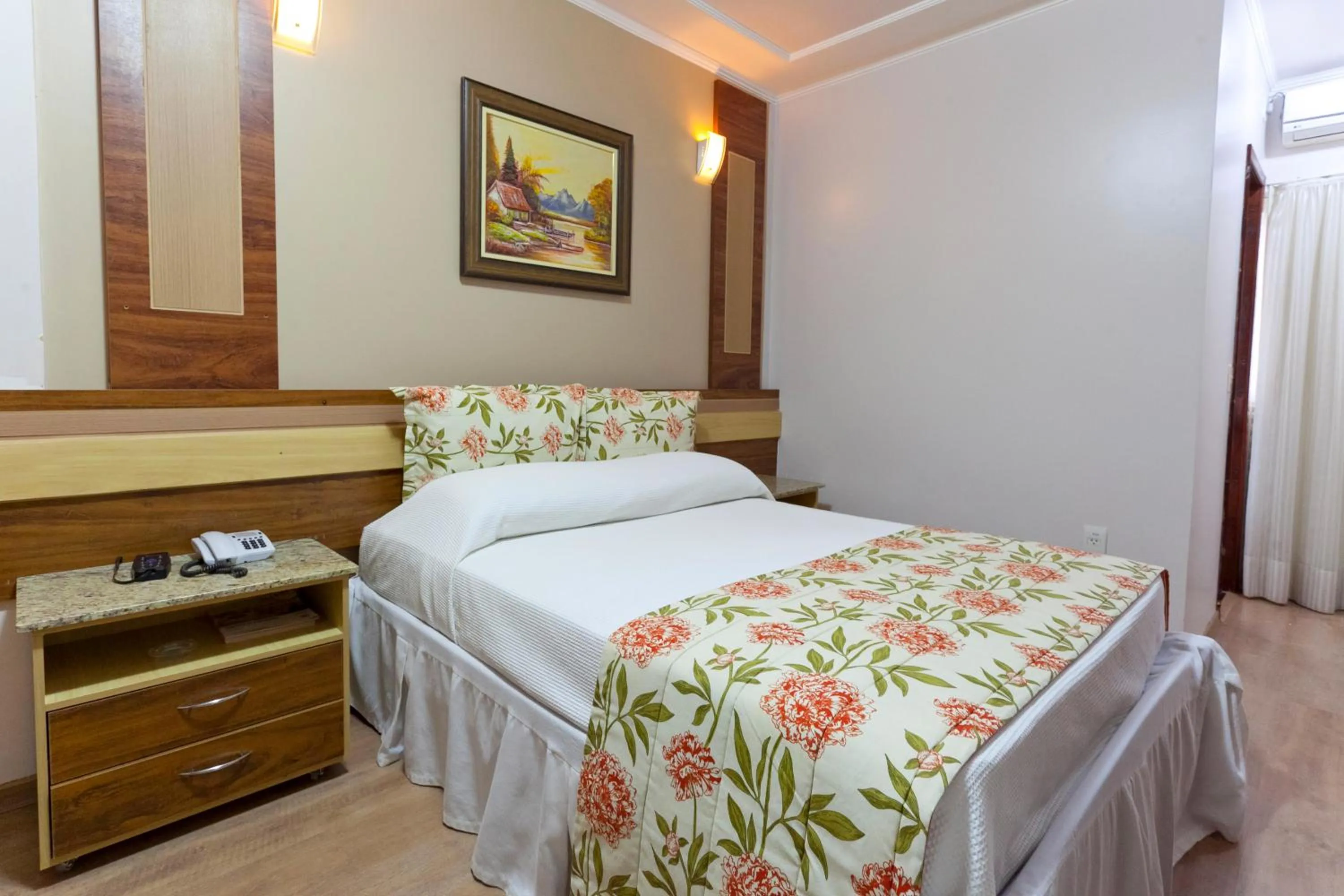 Bed in Laguna Plaza Hotel