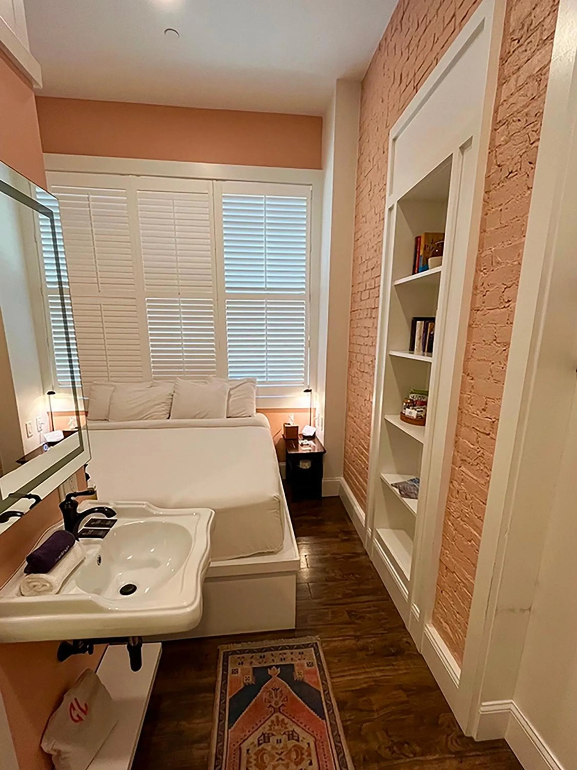 Bedroom, Bed in The Cabot Lodge