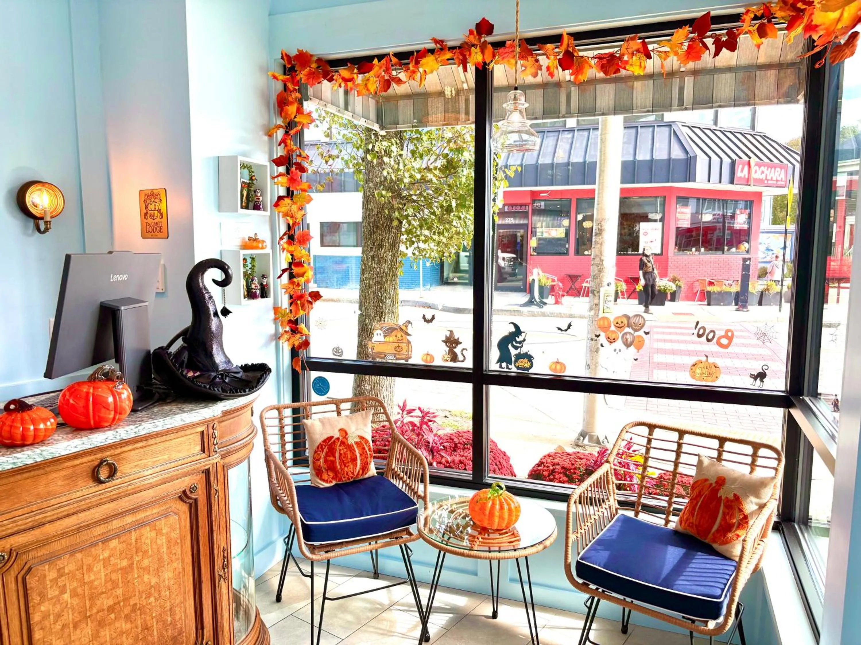 Lobby or reception in The Cabot Lodge