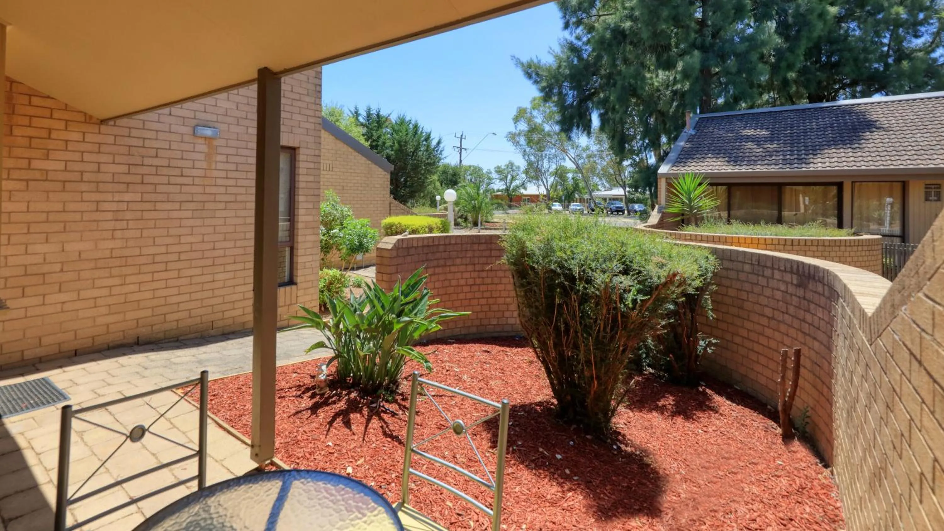 Inner courtyard view in Executive Hideaway
