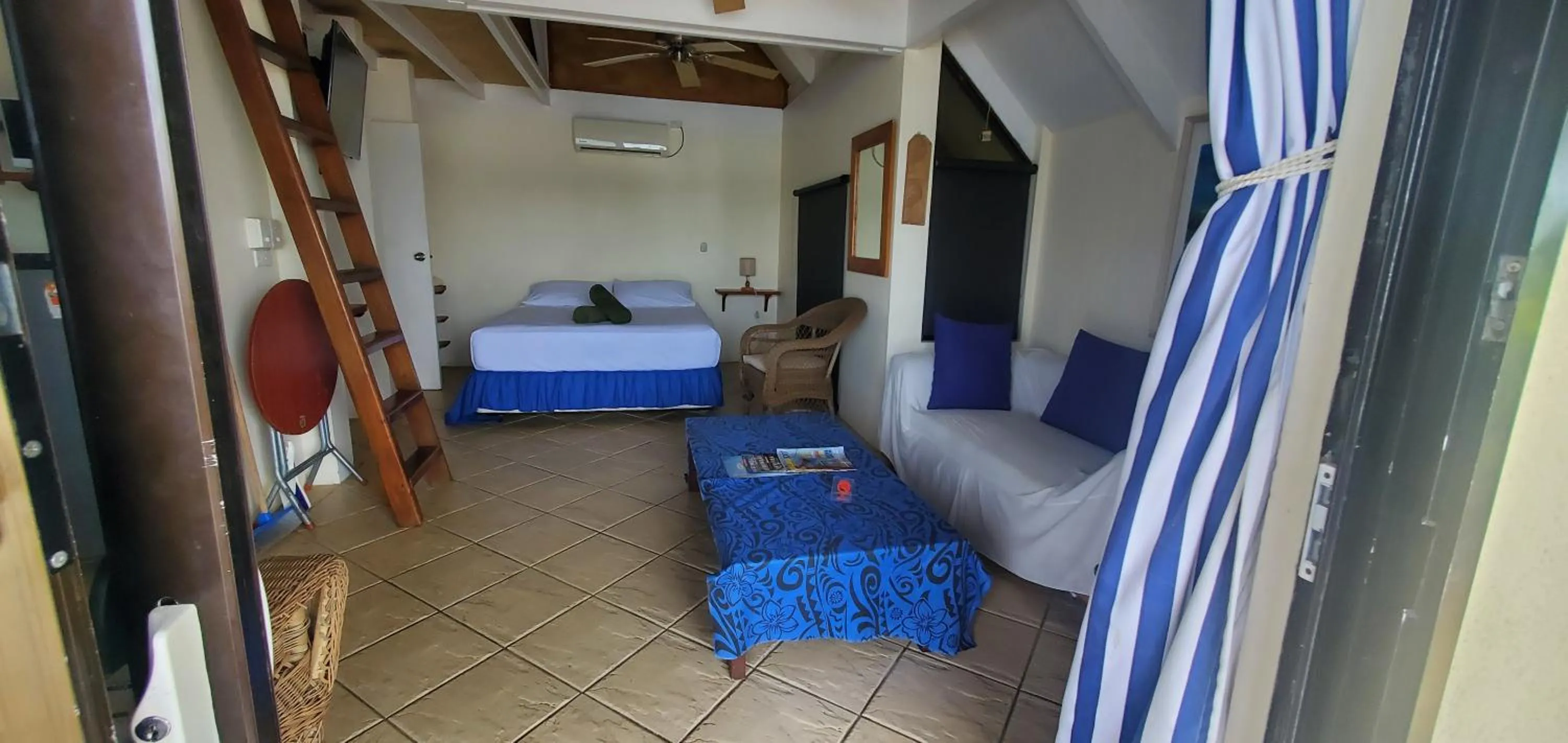 Bed in Seachange Lodge