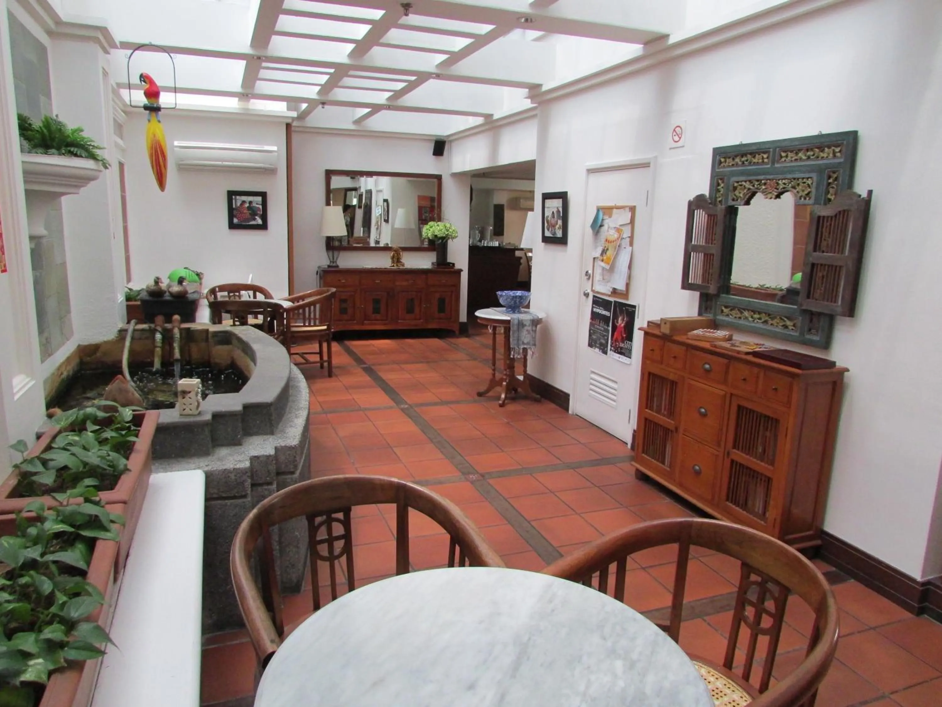 Communal lounge/ TV room in Perak Hotel