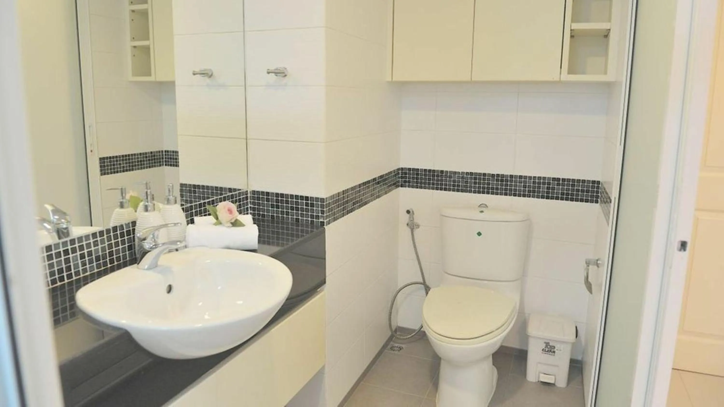 Toilet in Duplex 21 Apartment