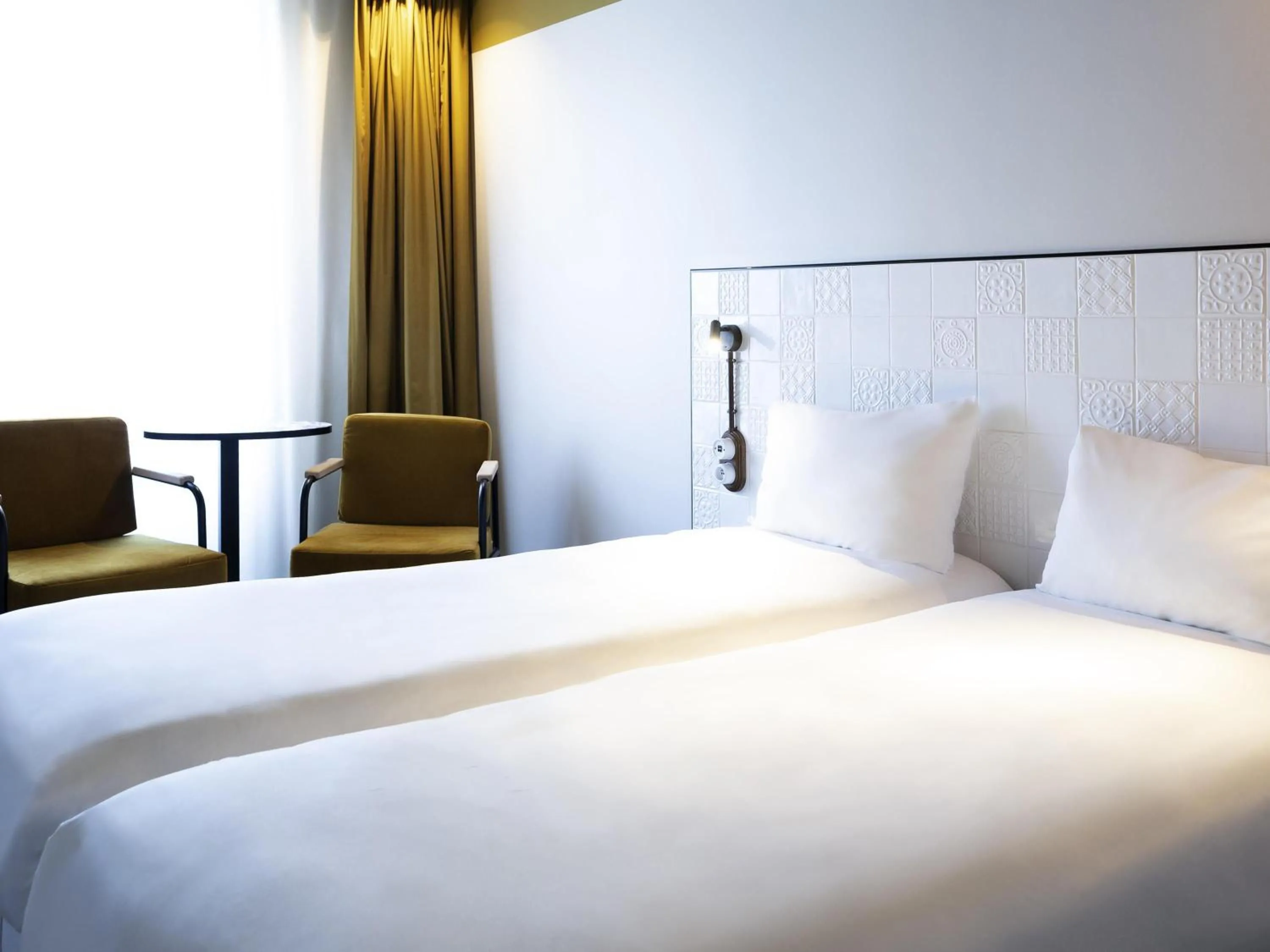 Bedroom, Bed in ibis Styles Paris Gare De Lyon TGV