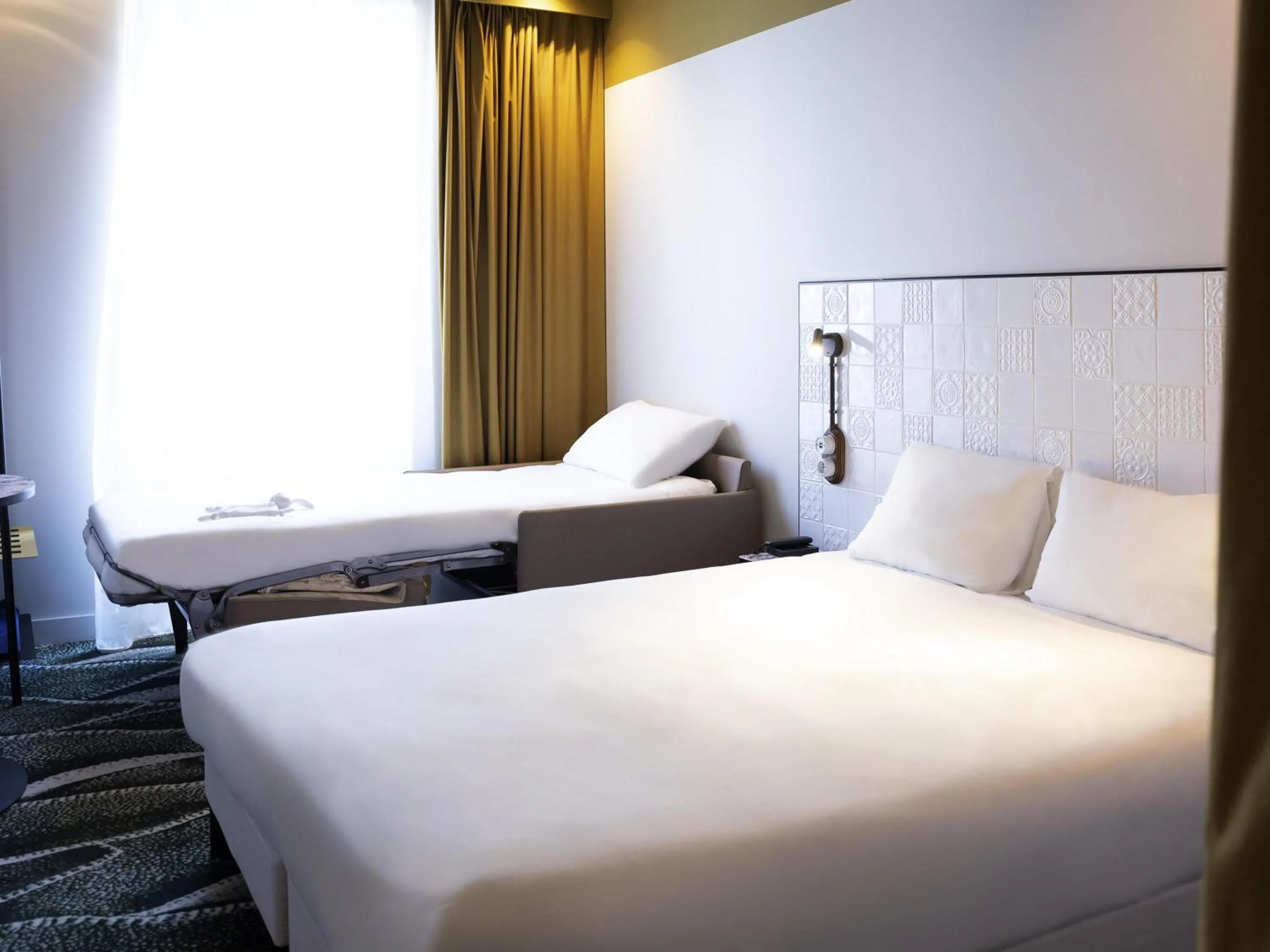 Bedroom, Bed in ibis Styles Paris Gare De Lyon TGV