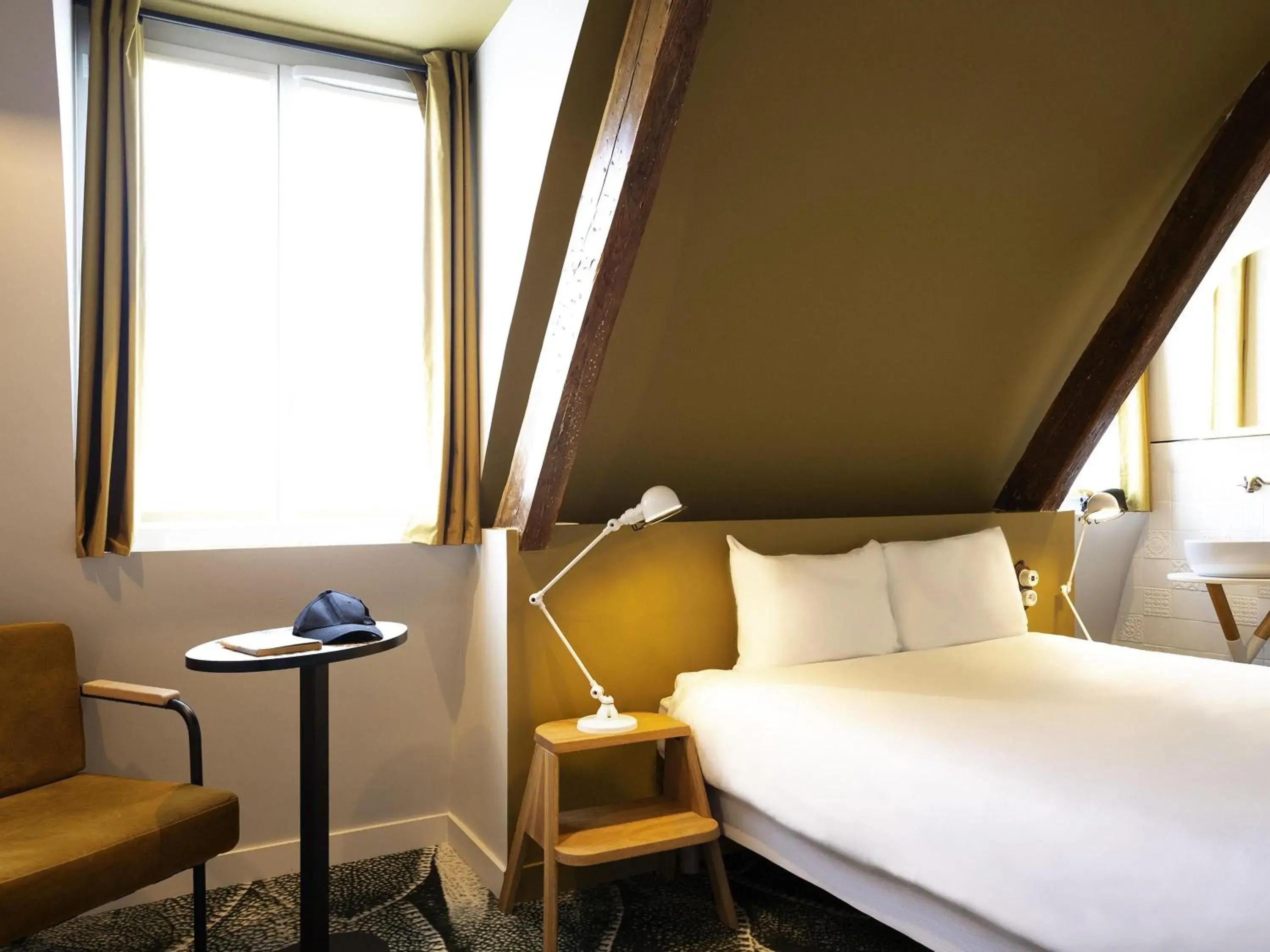 Bedroom, Bed in ibis Styles Paris Gare De Lyon TGV Bedroom, Bed in ibis Styles Paris Gare De Lyon TGV