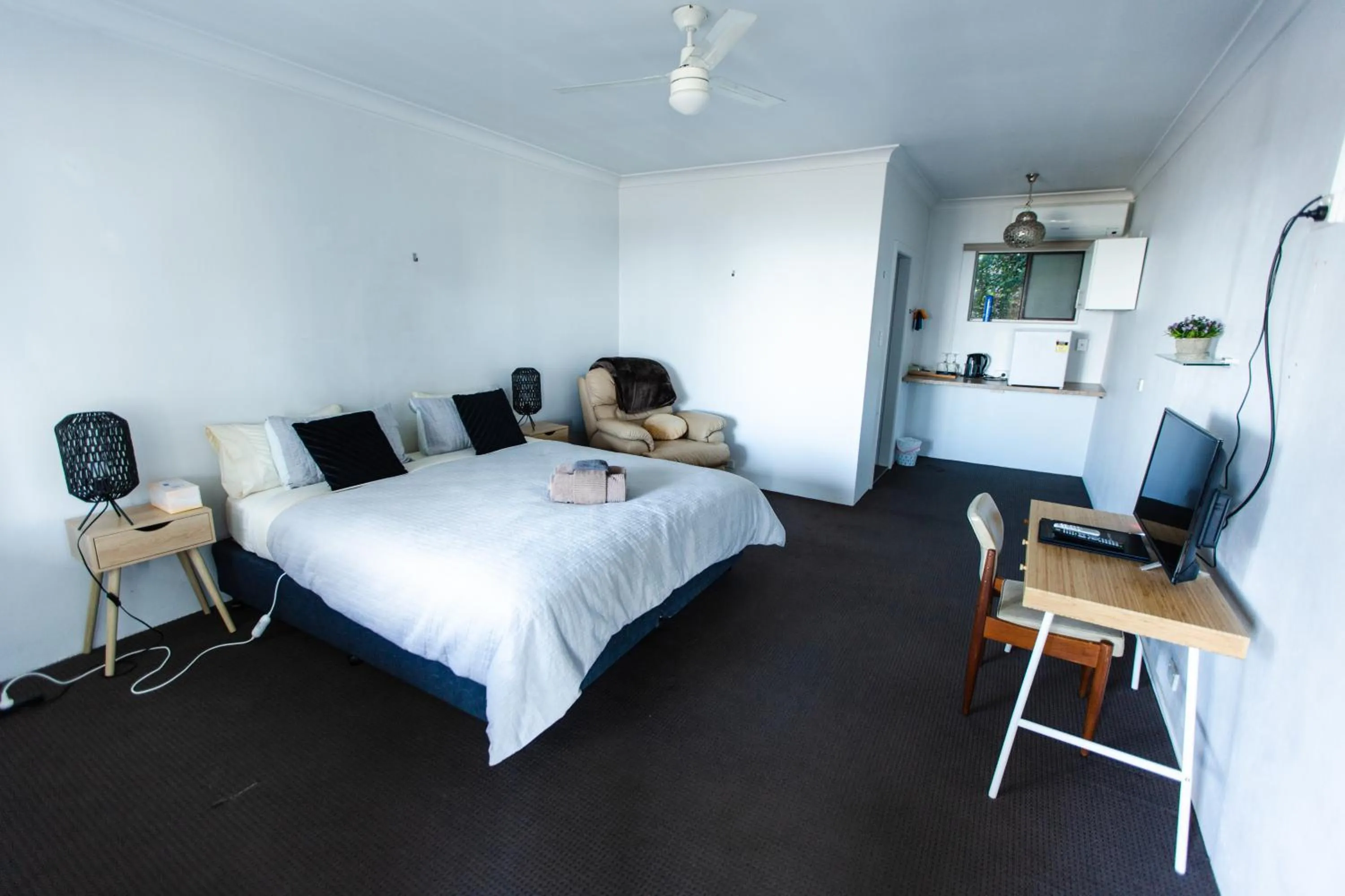 Bedroom, Bed in Archibald Hotel