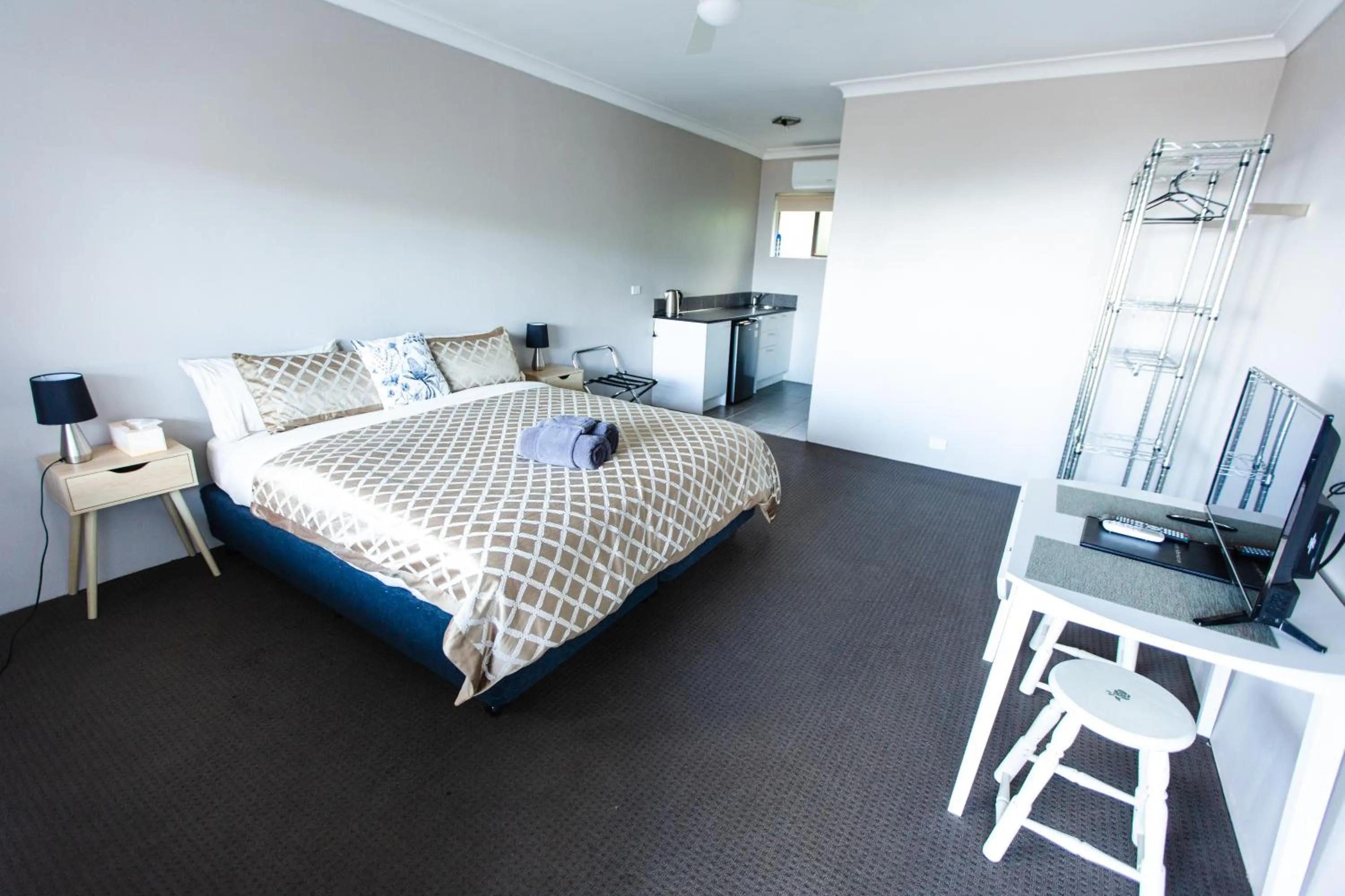 Bedroom, Bed in Archibald Hotel
