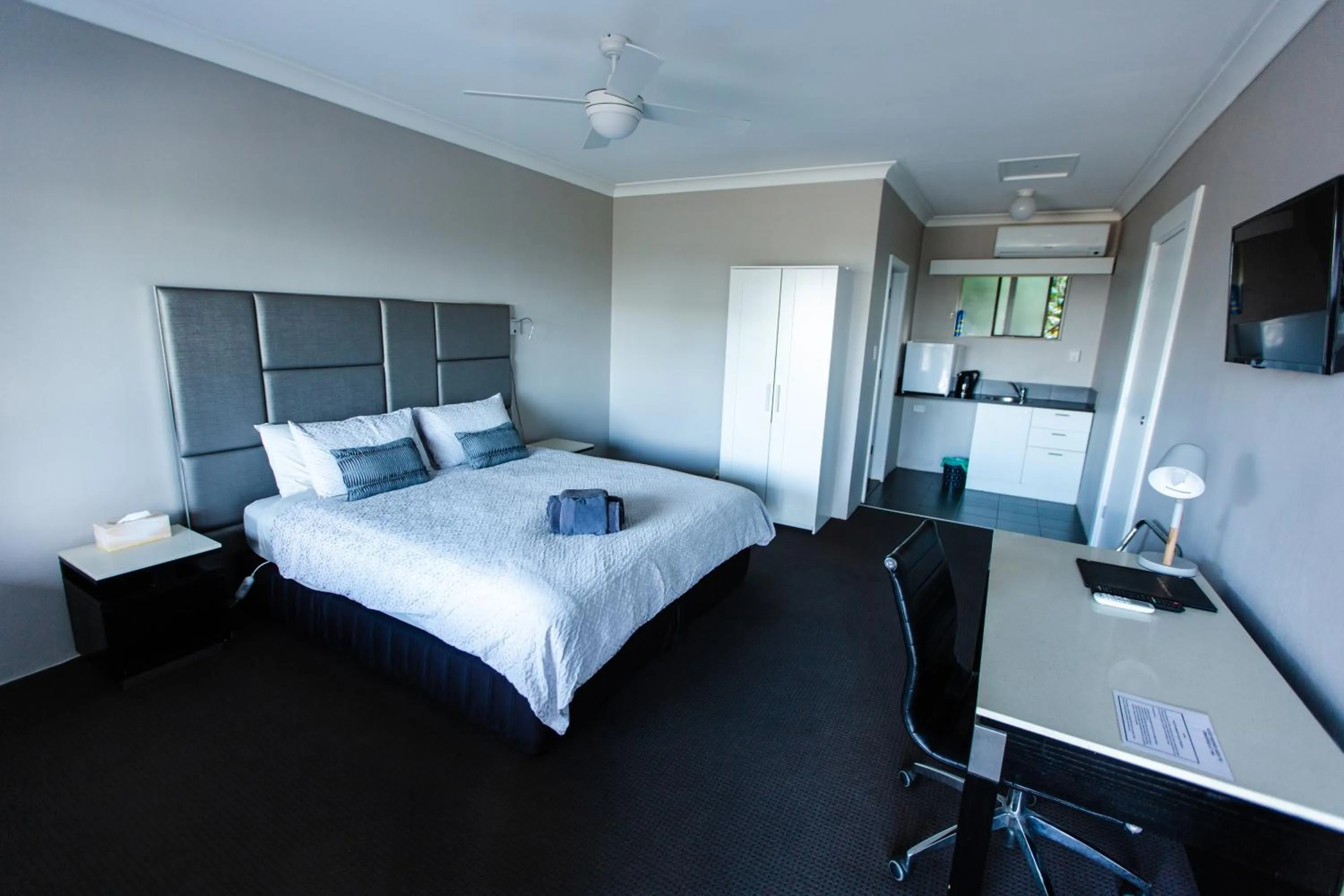 Bedroom, Bed in Archibald Hotel