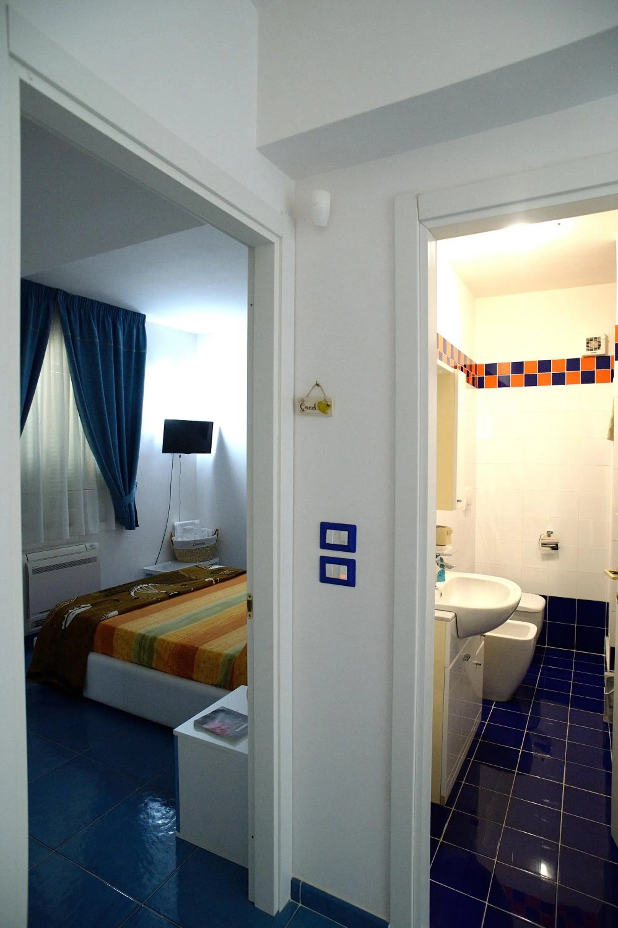 Toilet, Bed in Il Sestante B&B