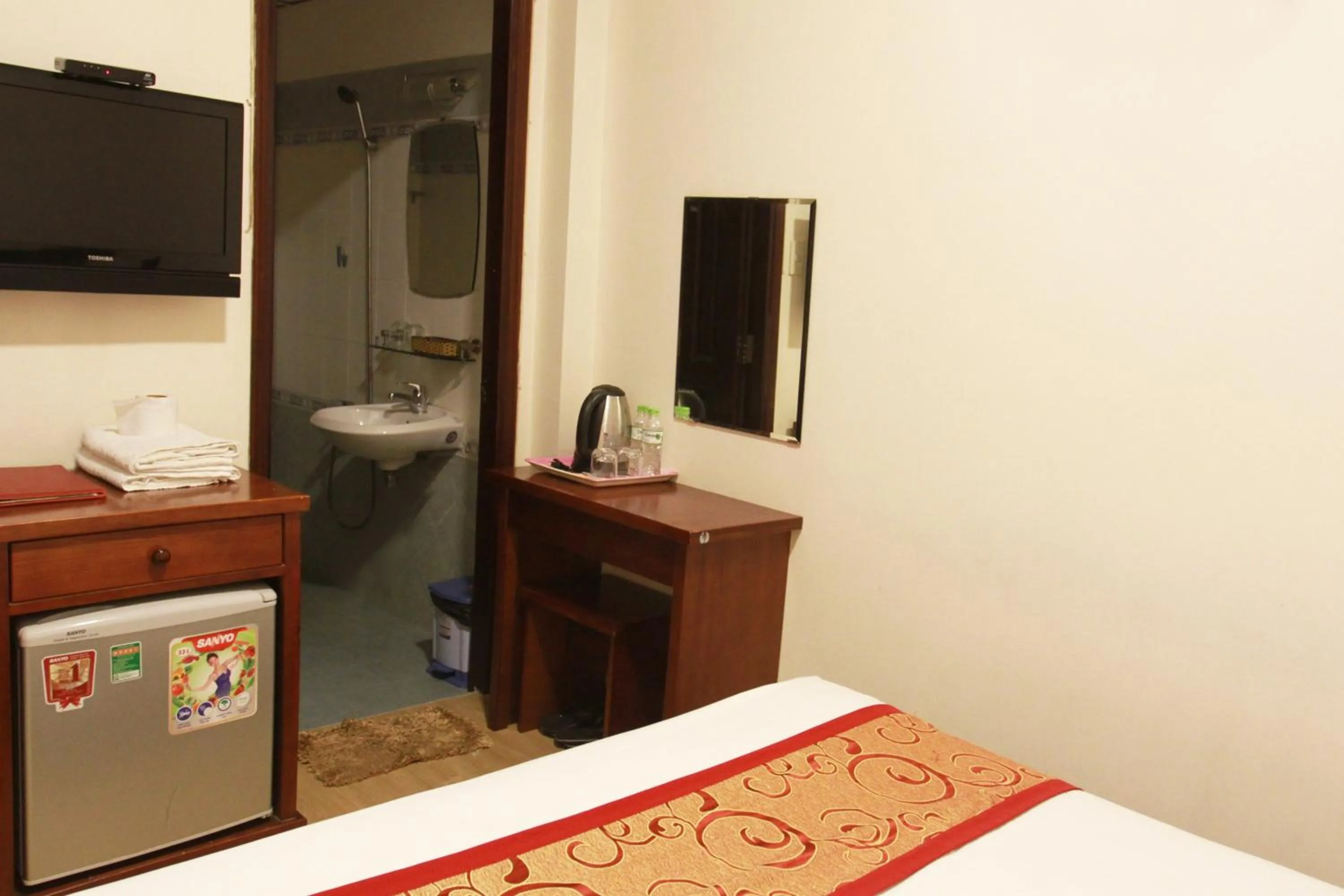 Bathroom, Bed in Ngoc Minh Hotel