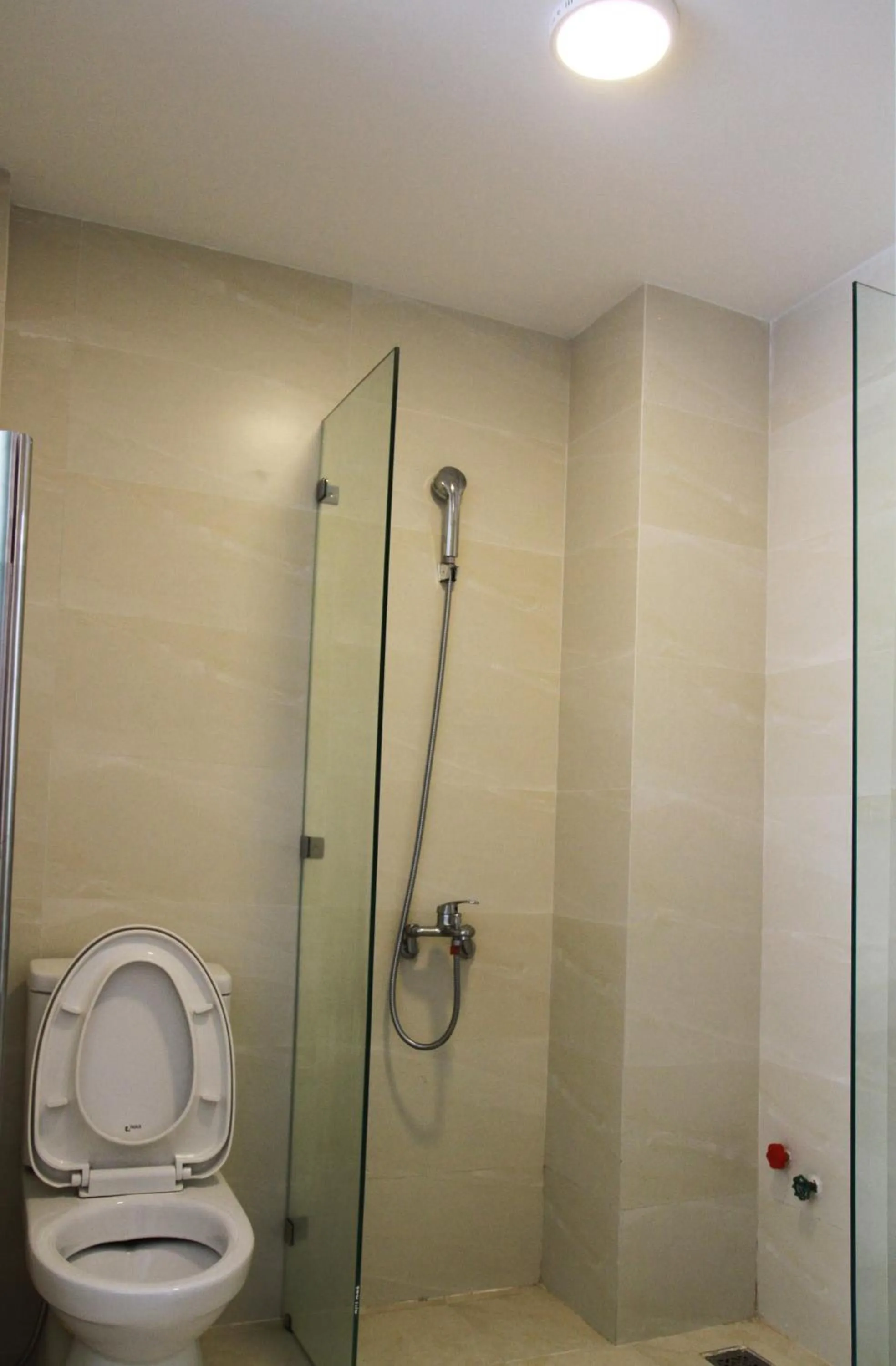 Shower in Ngoc Minh Hotel