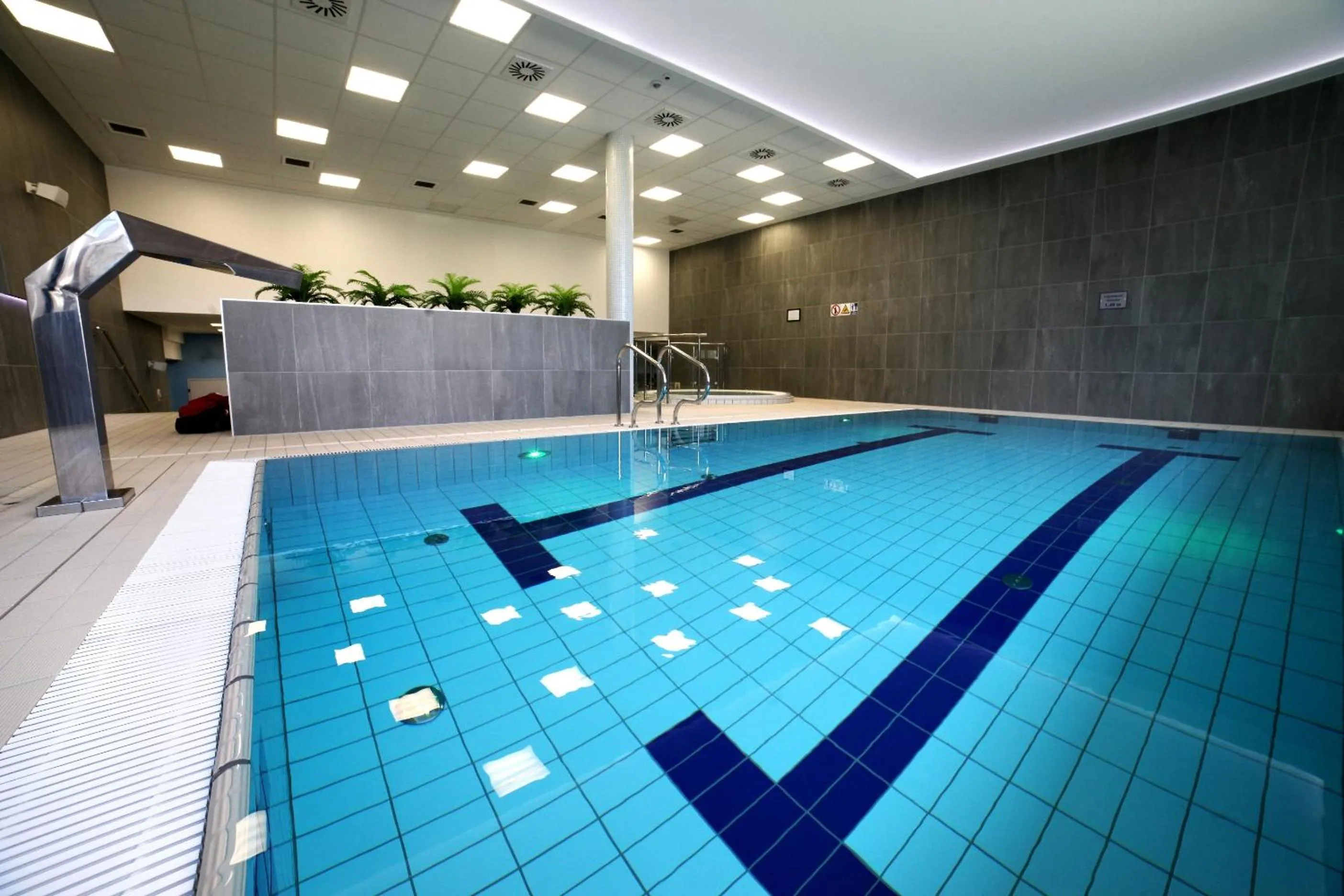 Swimming pool in Golden Tulip Gdańsk Residence