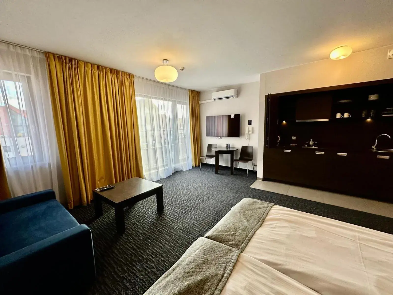 View (from property/room), Bed in Golden Tulip Gdańsk Residence View (from property/room), Bed in Golden Tulip Gdańsk Residence