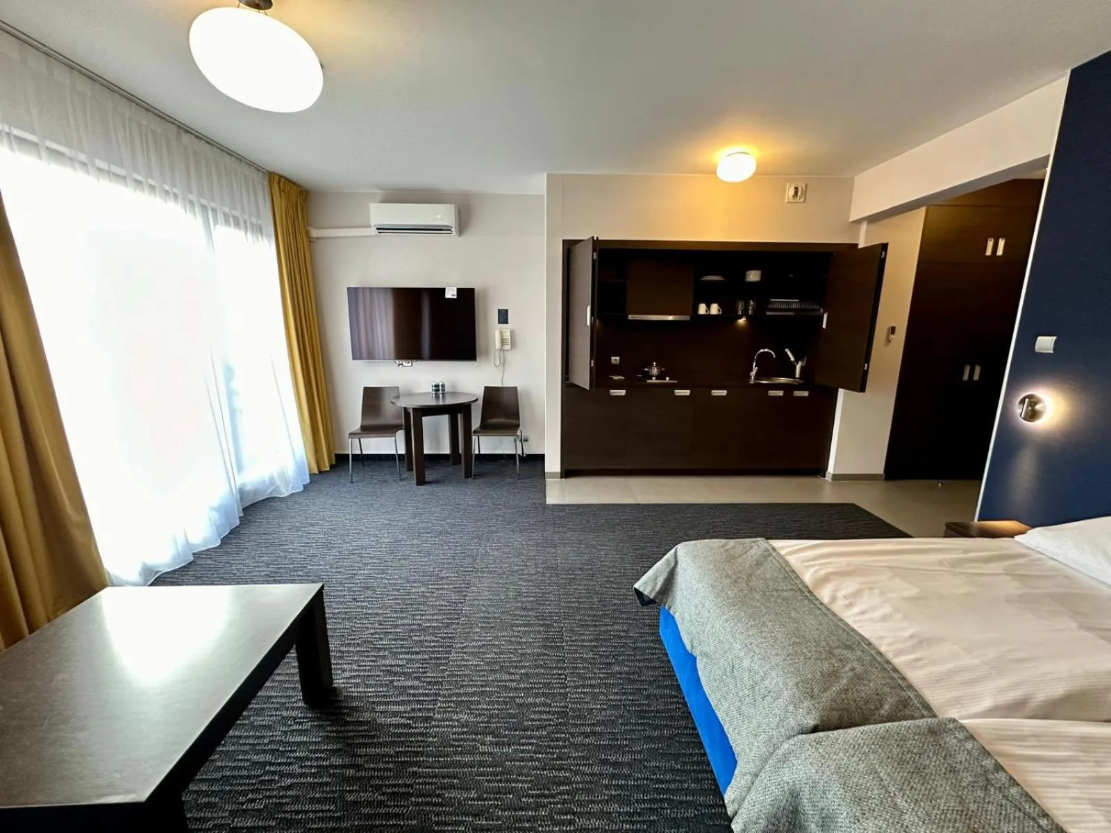 View (from property/room), Bed in Golden Tulip Gdańsk Residence