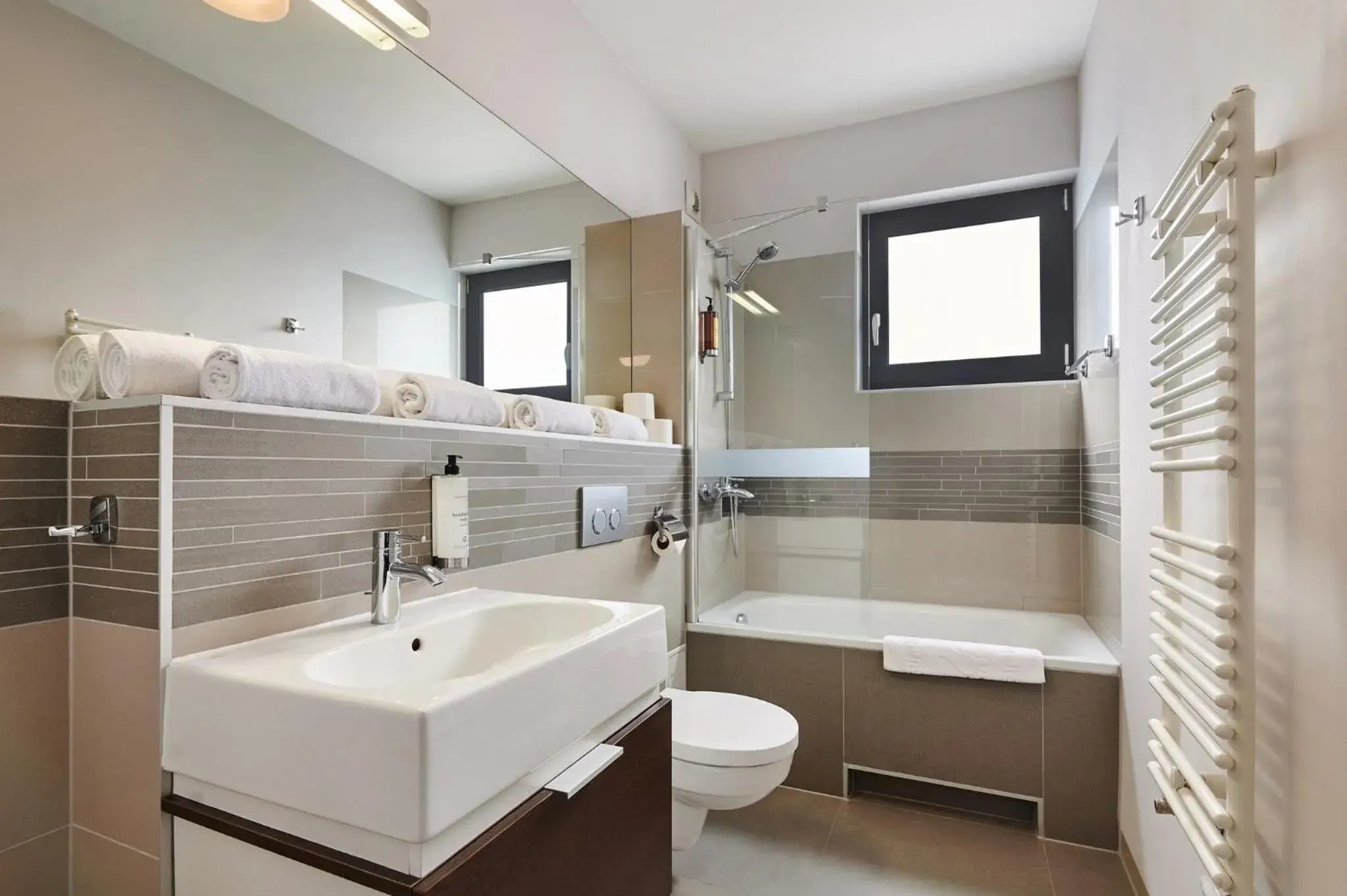 Bathroom in Golden Tulip Gdańsk Residence Bathroom in Golden Tulip Gdańsk Residence