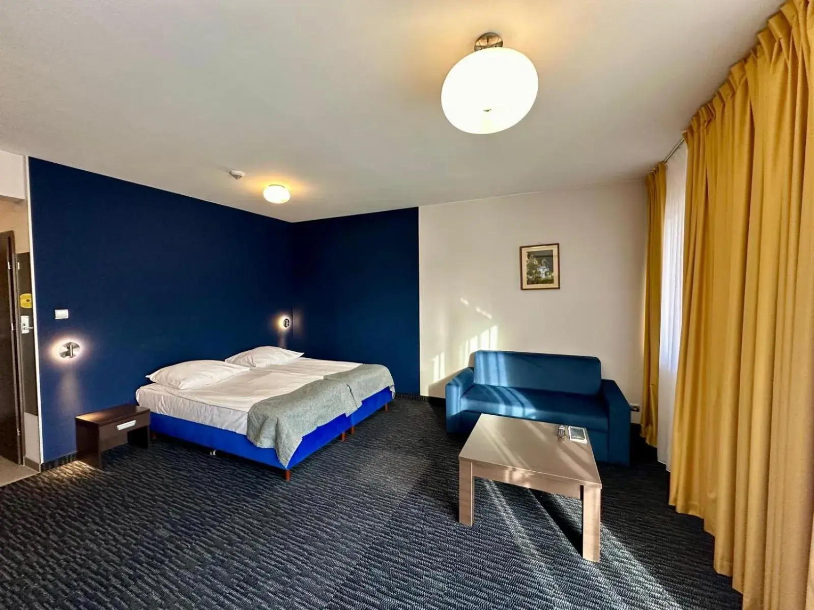 View (from property/room), Bed in Golden Tulip Gdańsk Residence View (from property/room), Bed in Golden Tulip Gdańsk Residence