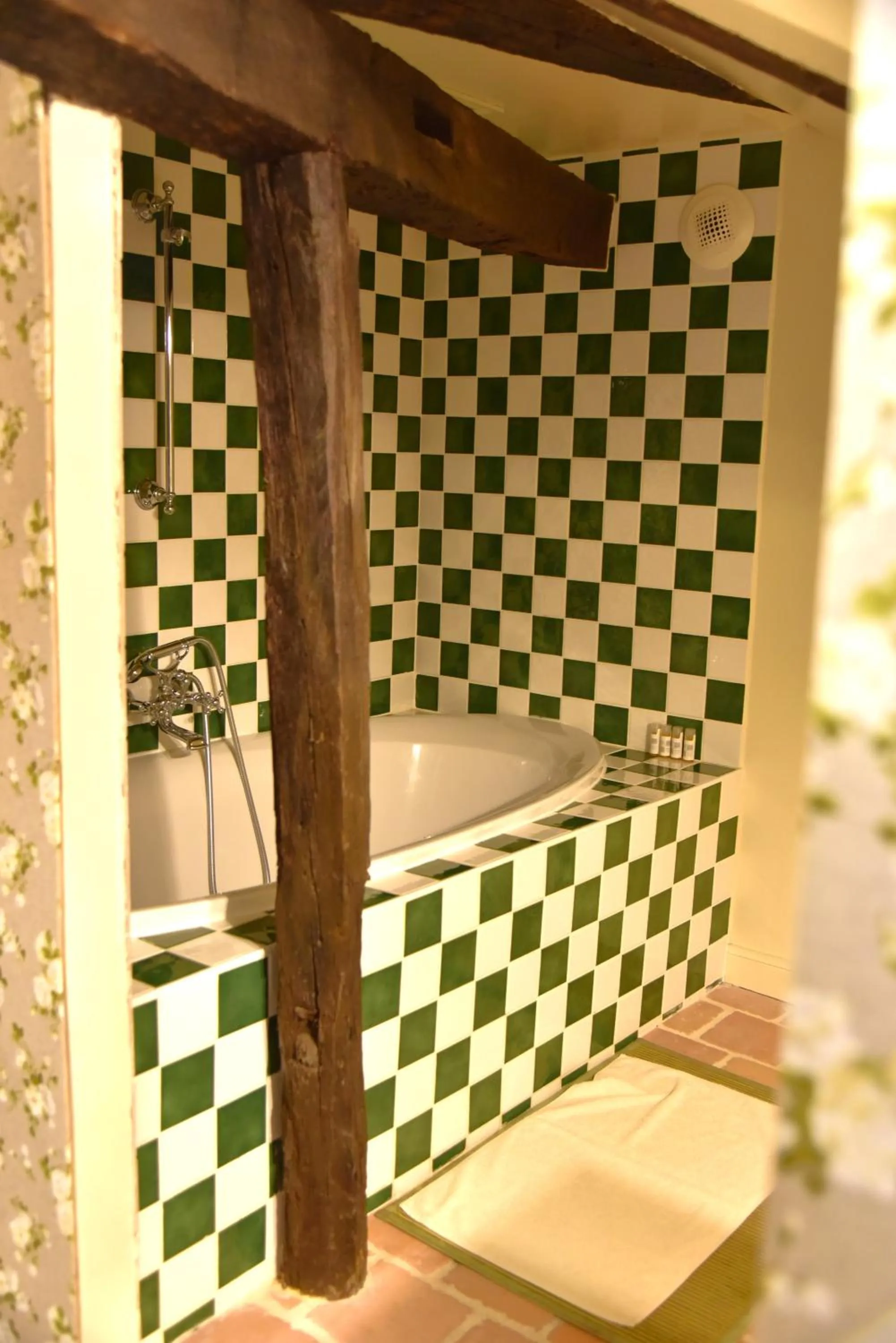 Bathroom in Logis Hôtel Le Boudoir