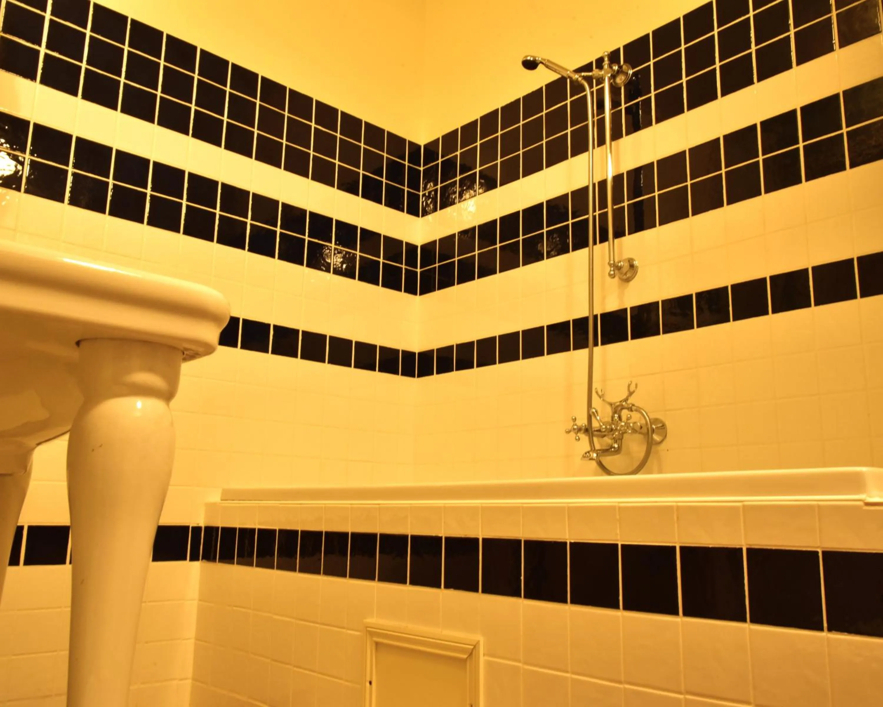 Bathroom in Logis Hôtel Le Boudoir