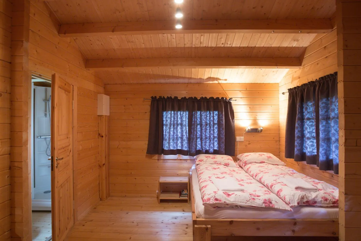 Bed in Hunkubakkar Guesthouse