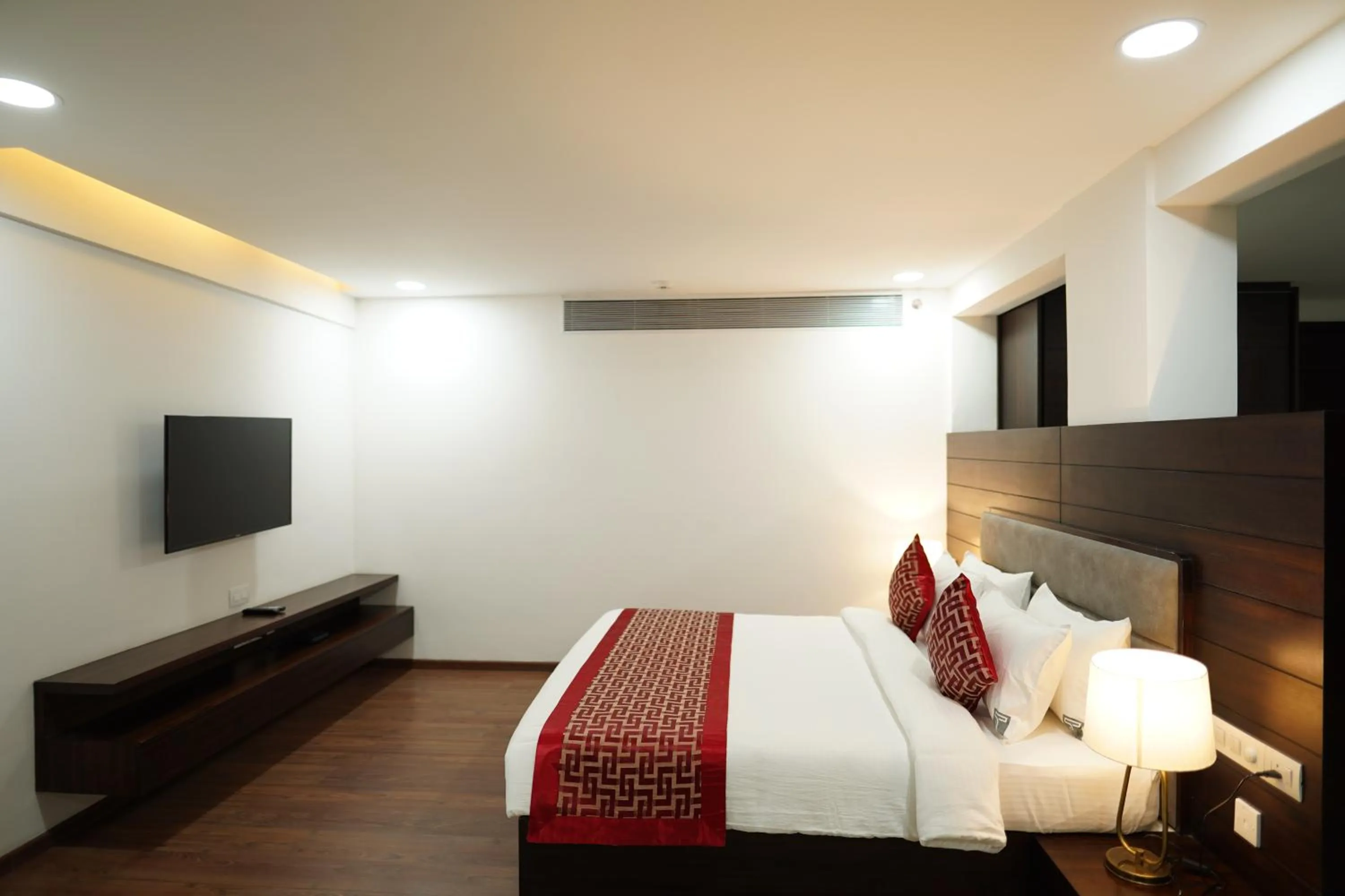 Bed in The Terrace by Ladder Mgd by Citrine