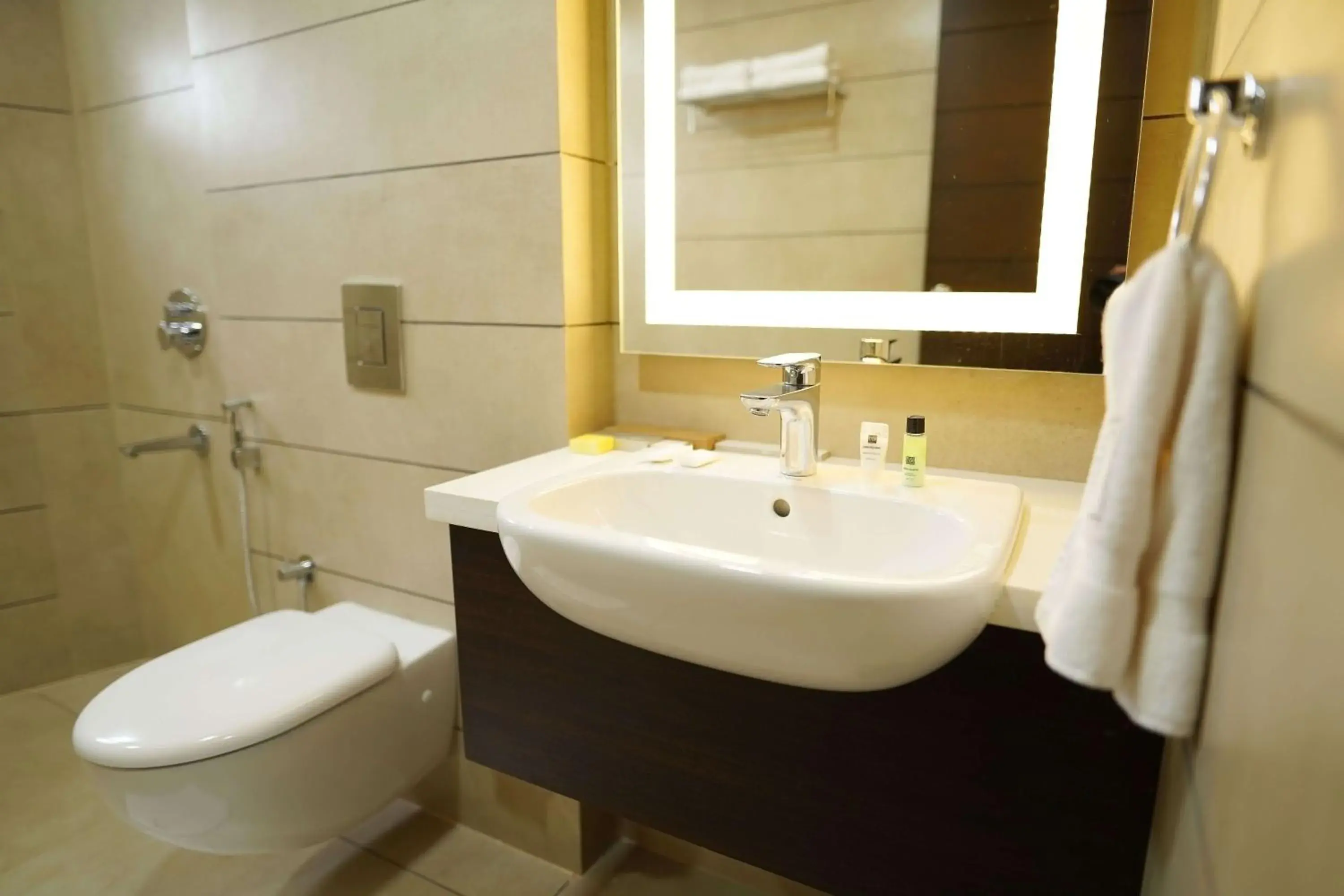 Bathroom in The Terrace by Ladder Mgd by Citrine Bathroom in The Terrace by Ladder Mgd by Citrine