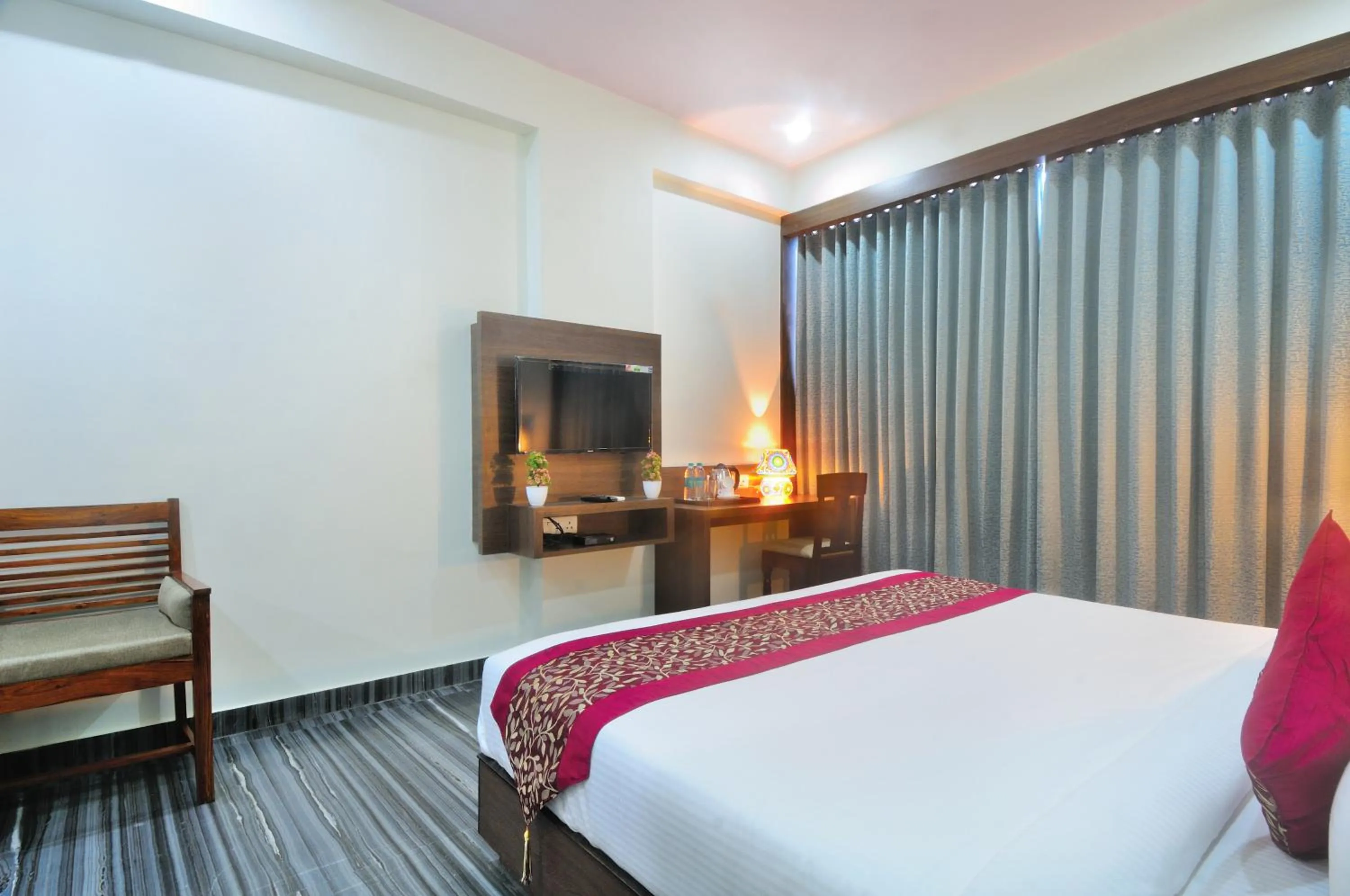 Bedroom, Bed in Trimrooms Mount Blue