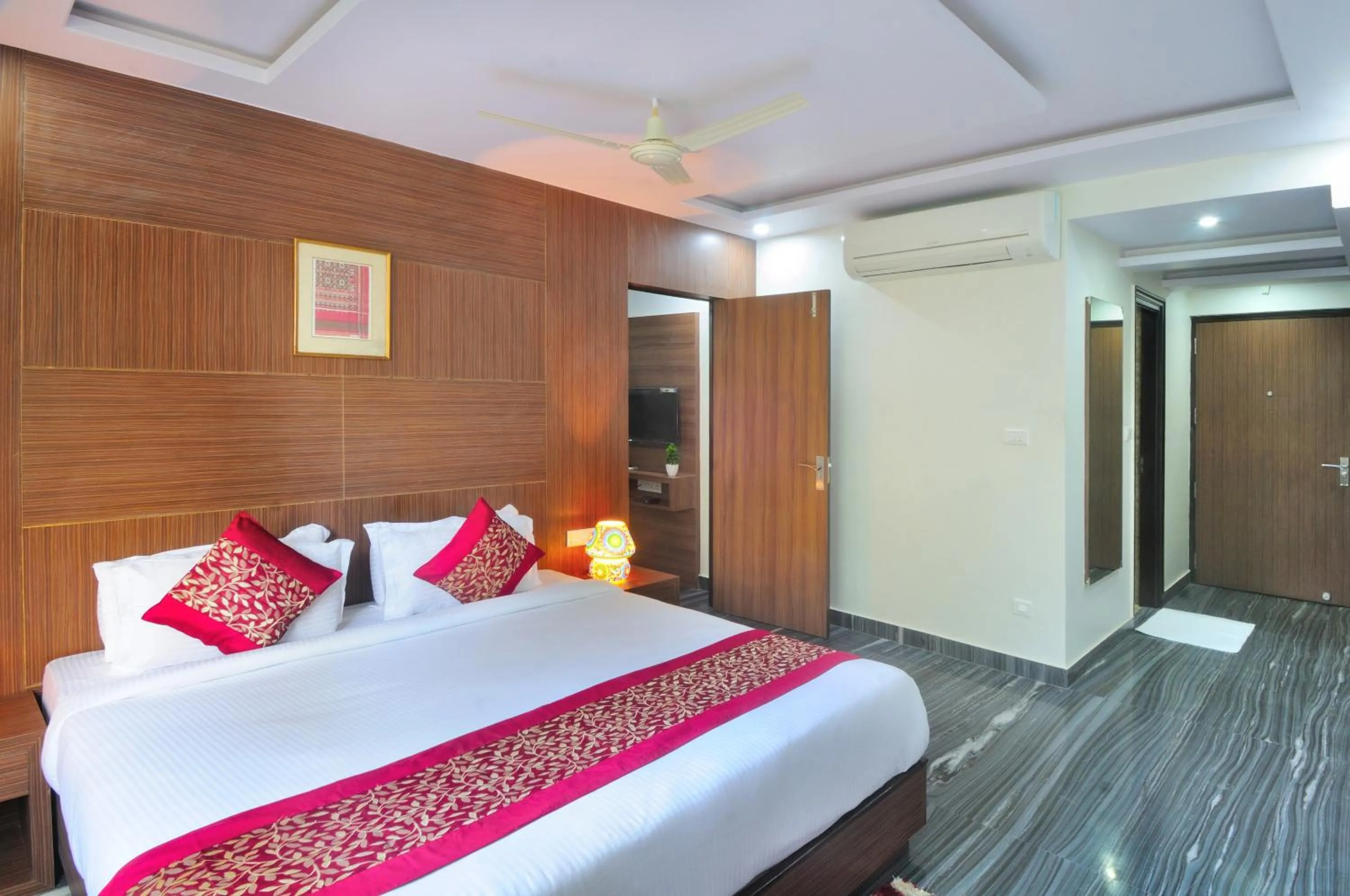 Bedroom, Bed in Trimrooms Mount Blue