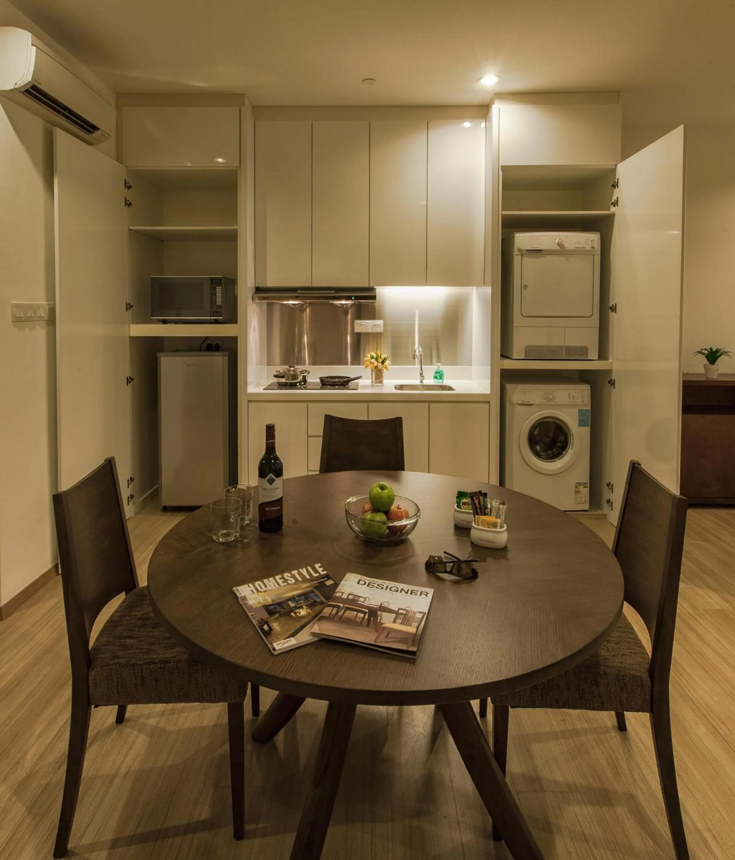 Coffee/tea facilities in Luxfort 118 Service Suites