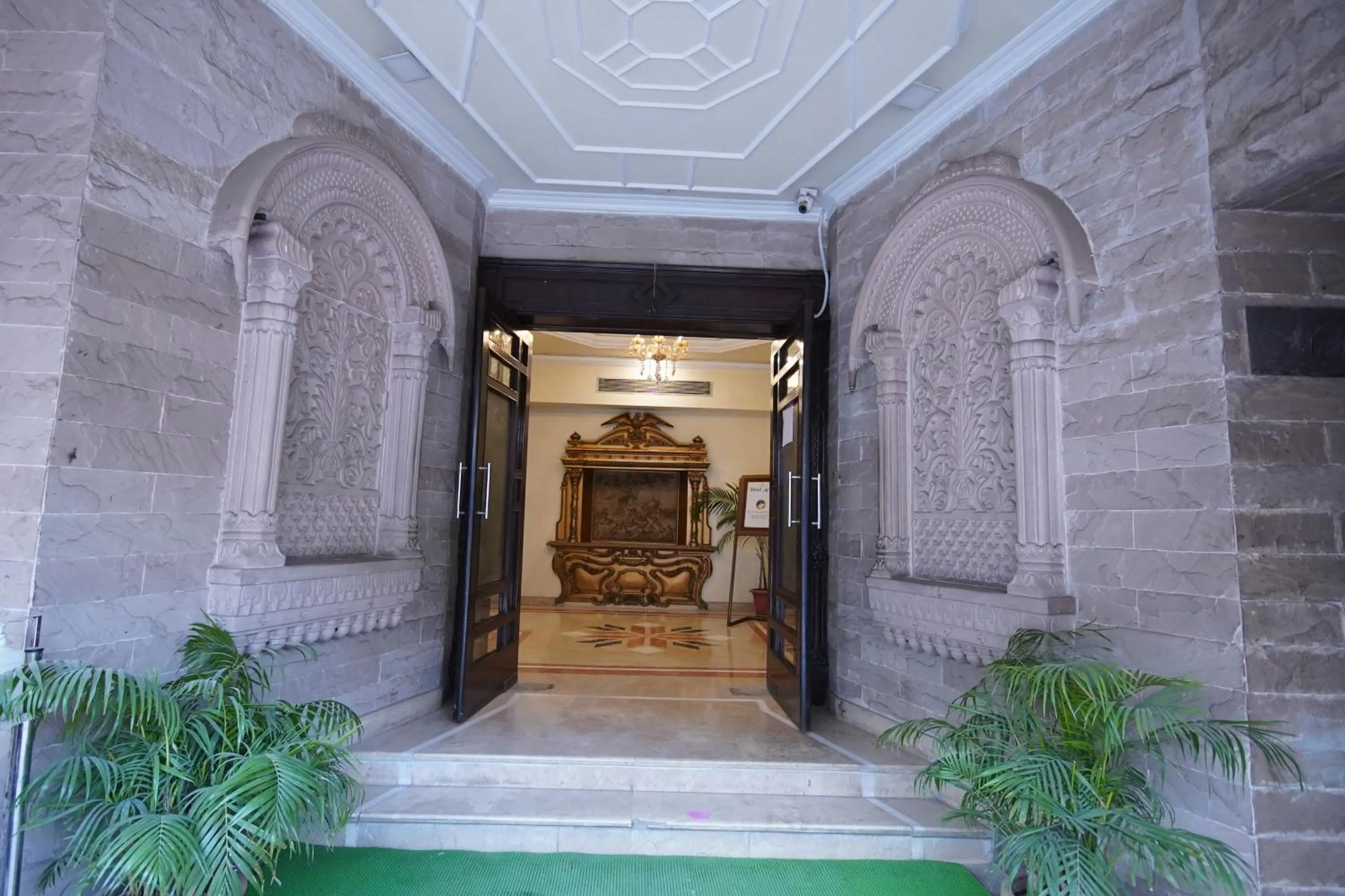 Facade/entrance in HOTEL ARYA