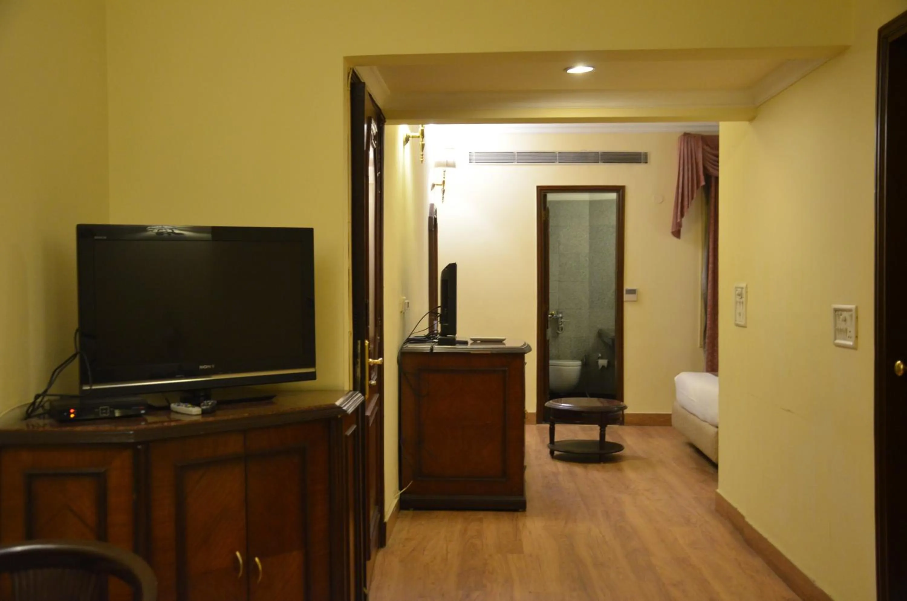 TV and multimedia in HOTEL ARYA