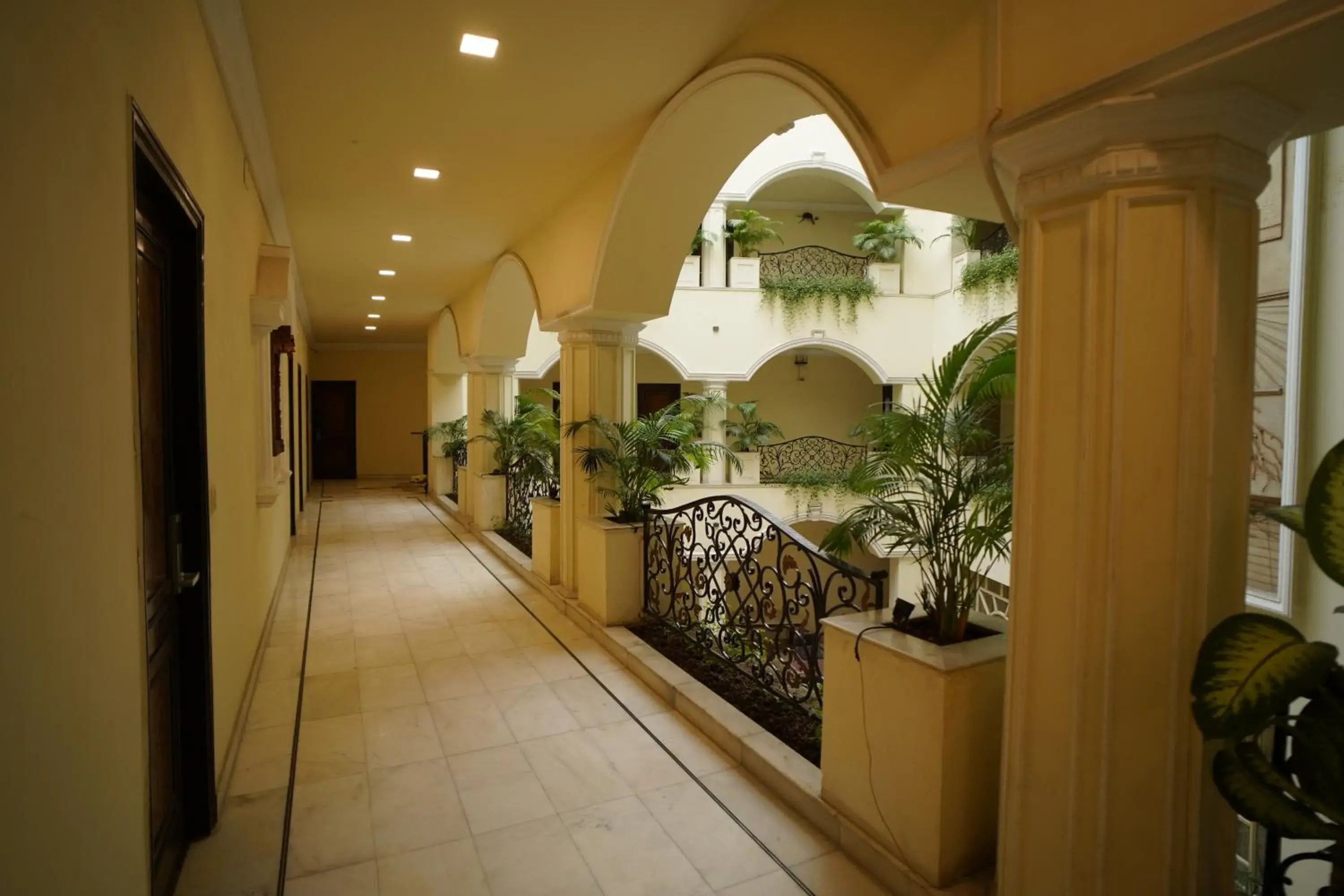 Property building in HOTEL ARYA Property building in HOTEL ARYA