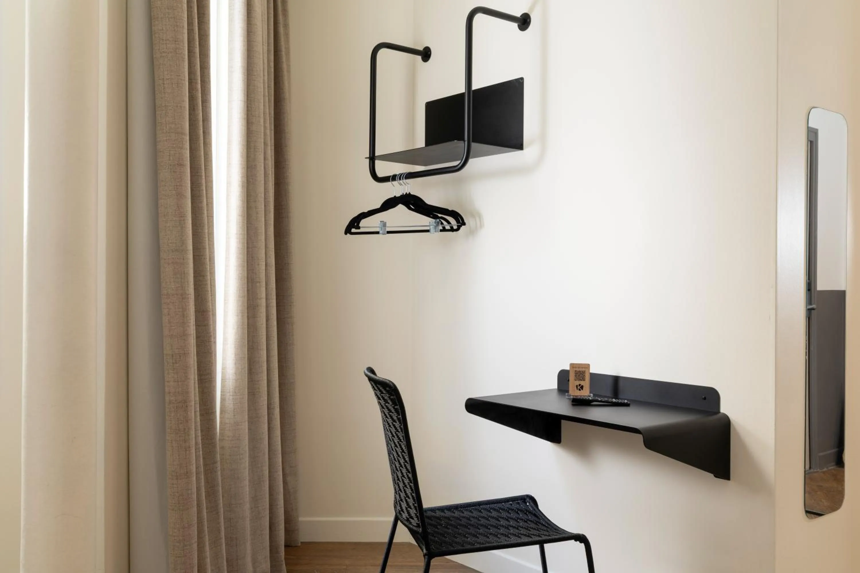 wardrobe in Hôtel Korner Etoile