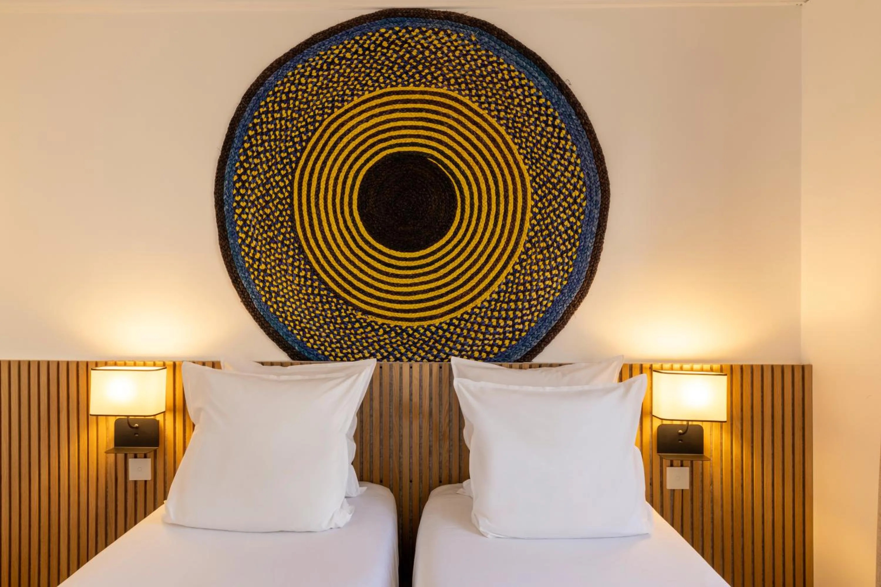 Photo of the whole room, Bed in Hôtel Korner Etoile