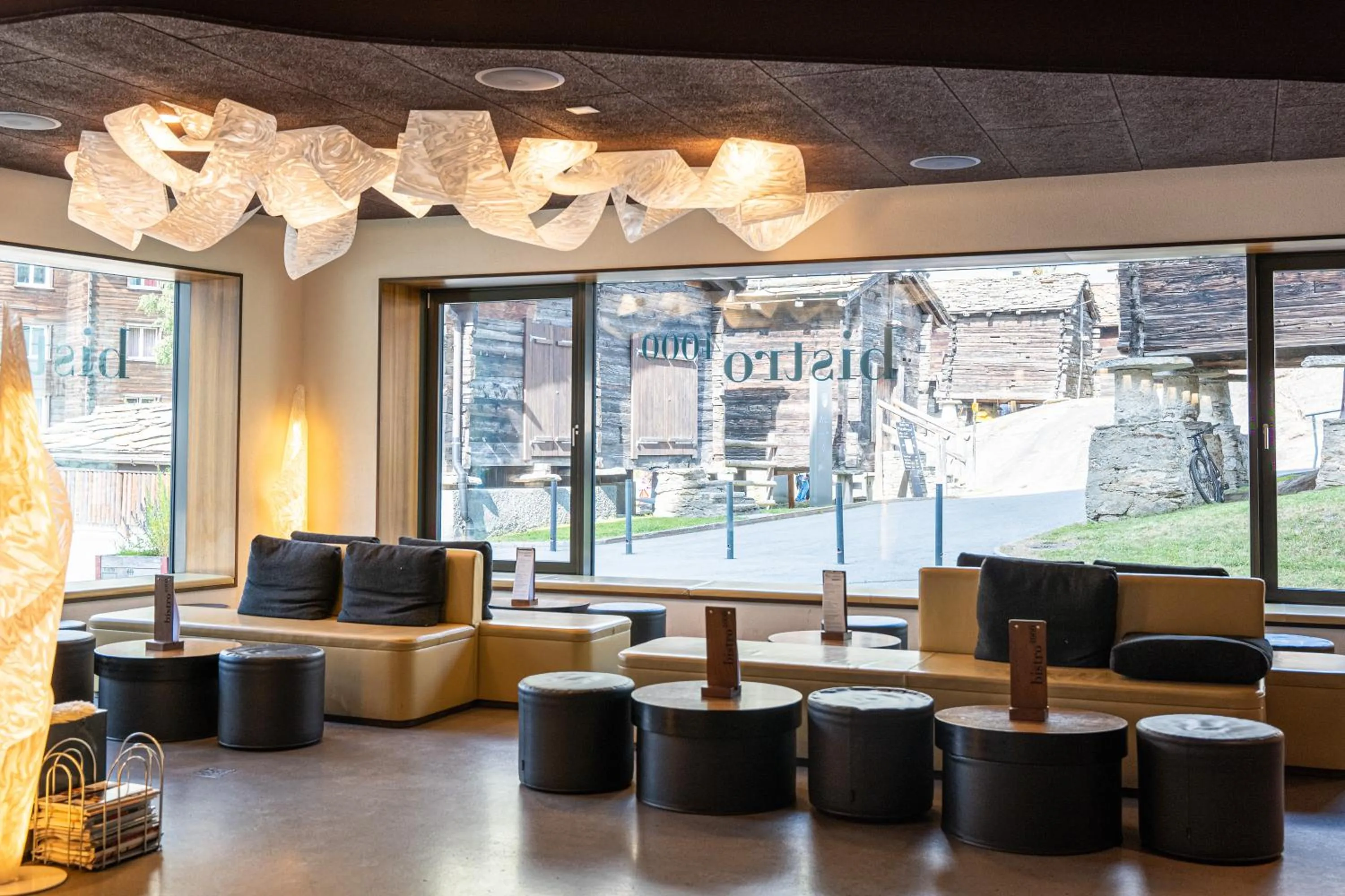 Lobby or reception in Saas-Fee wellnesshostel4000