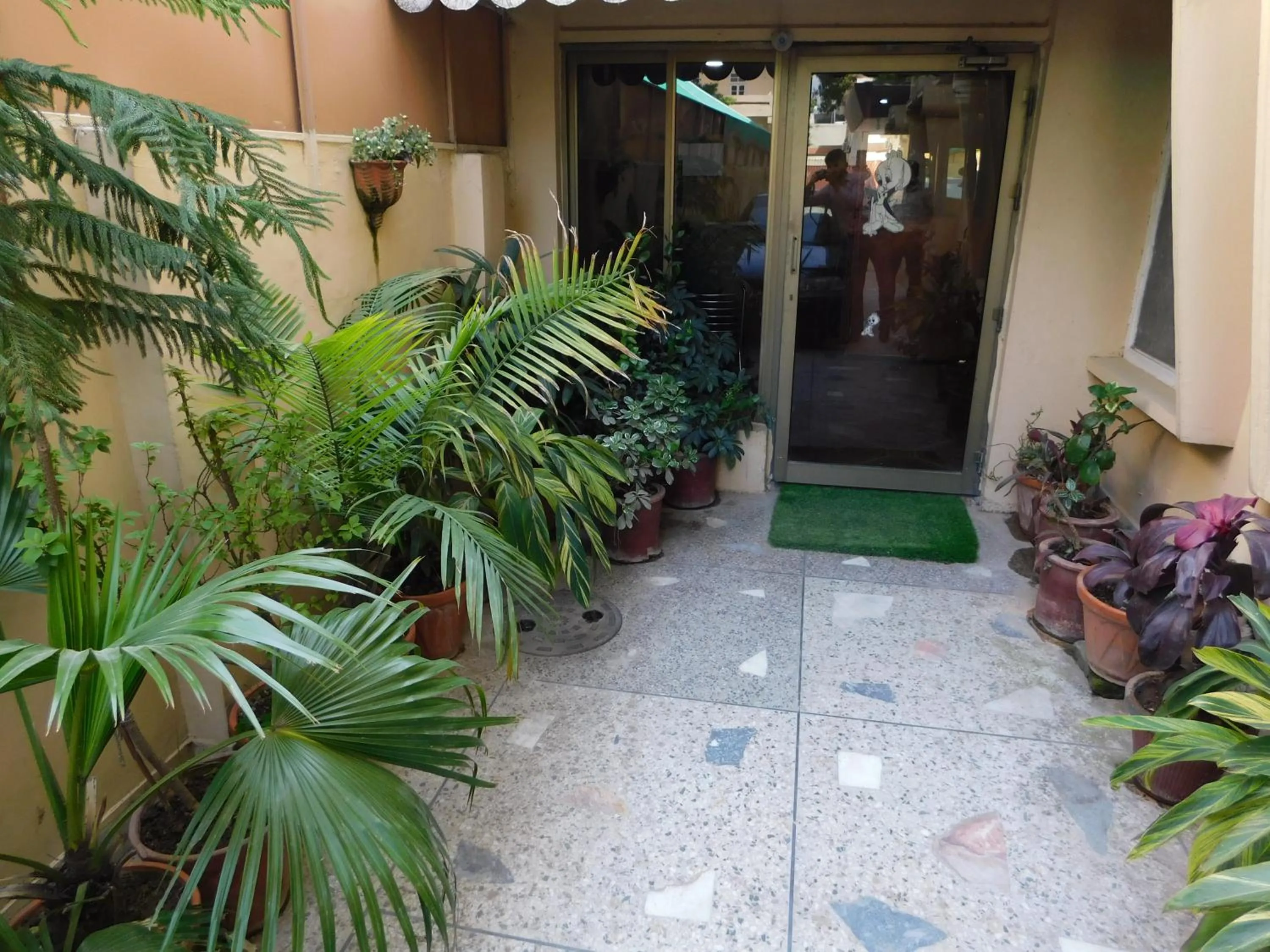 Facade/entrance in The City Lodge