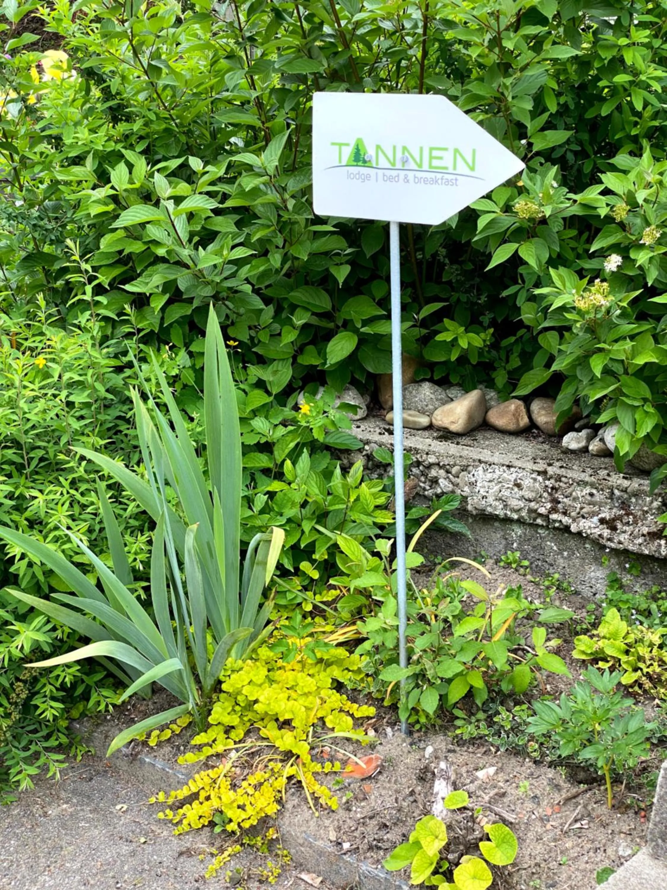 Property logo or sign in B&B tannen124
