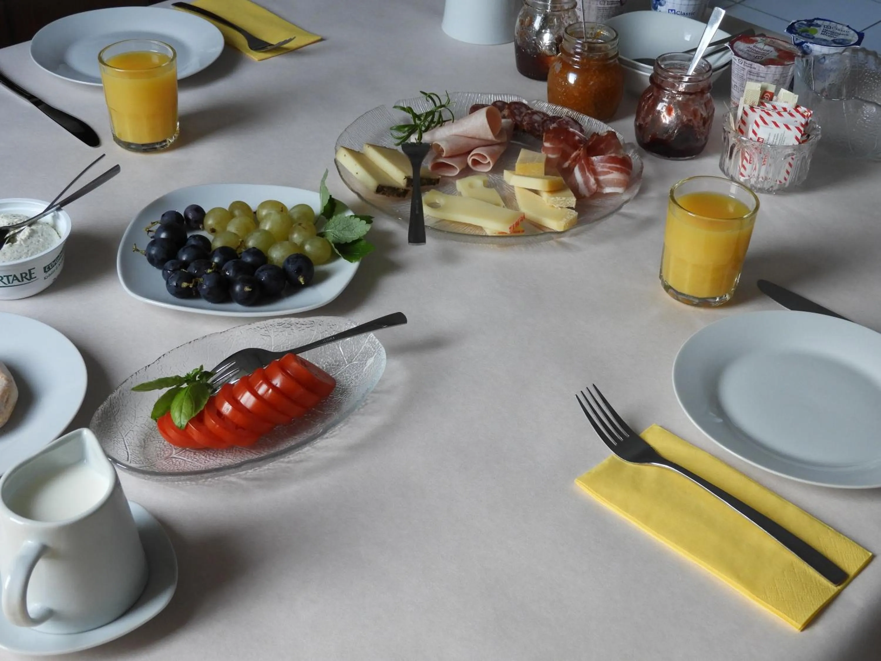 Continental breakfast in B&B tannen124