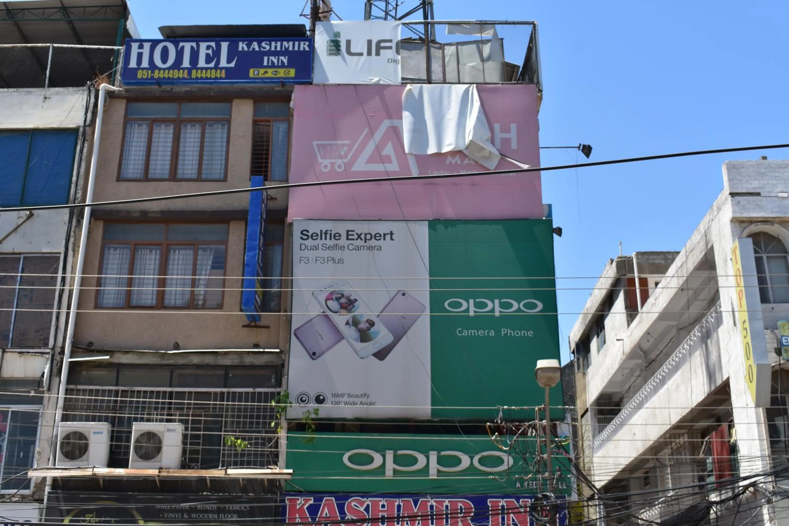 Property building in Hotel Kashmir Inn