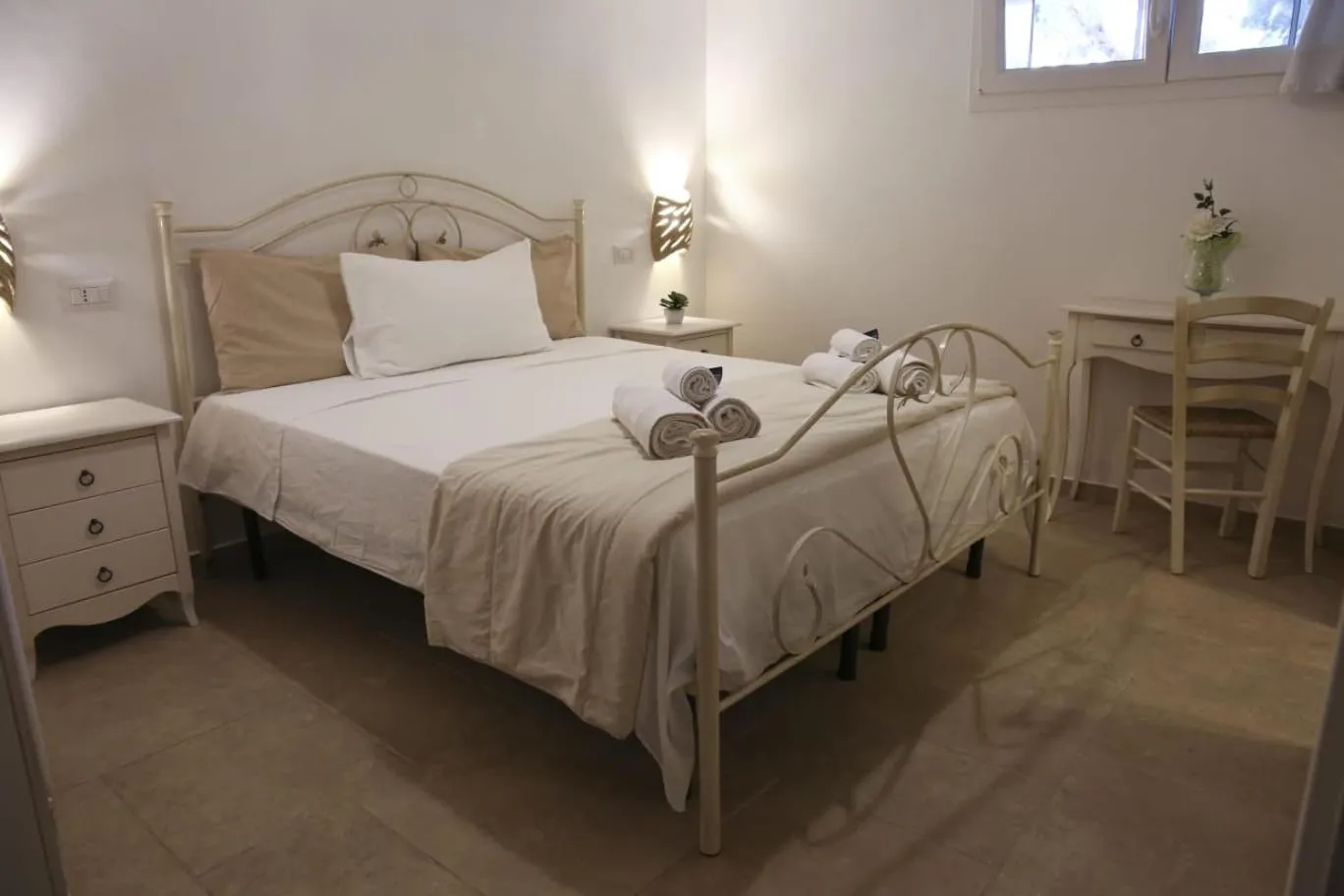 Bedroom, Bed in I 7 Peccati