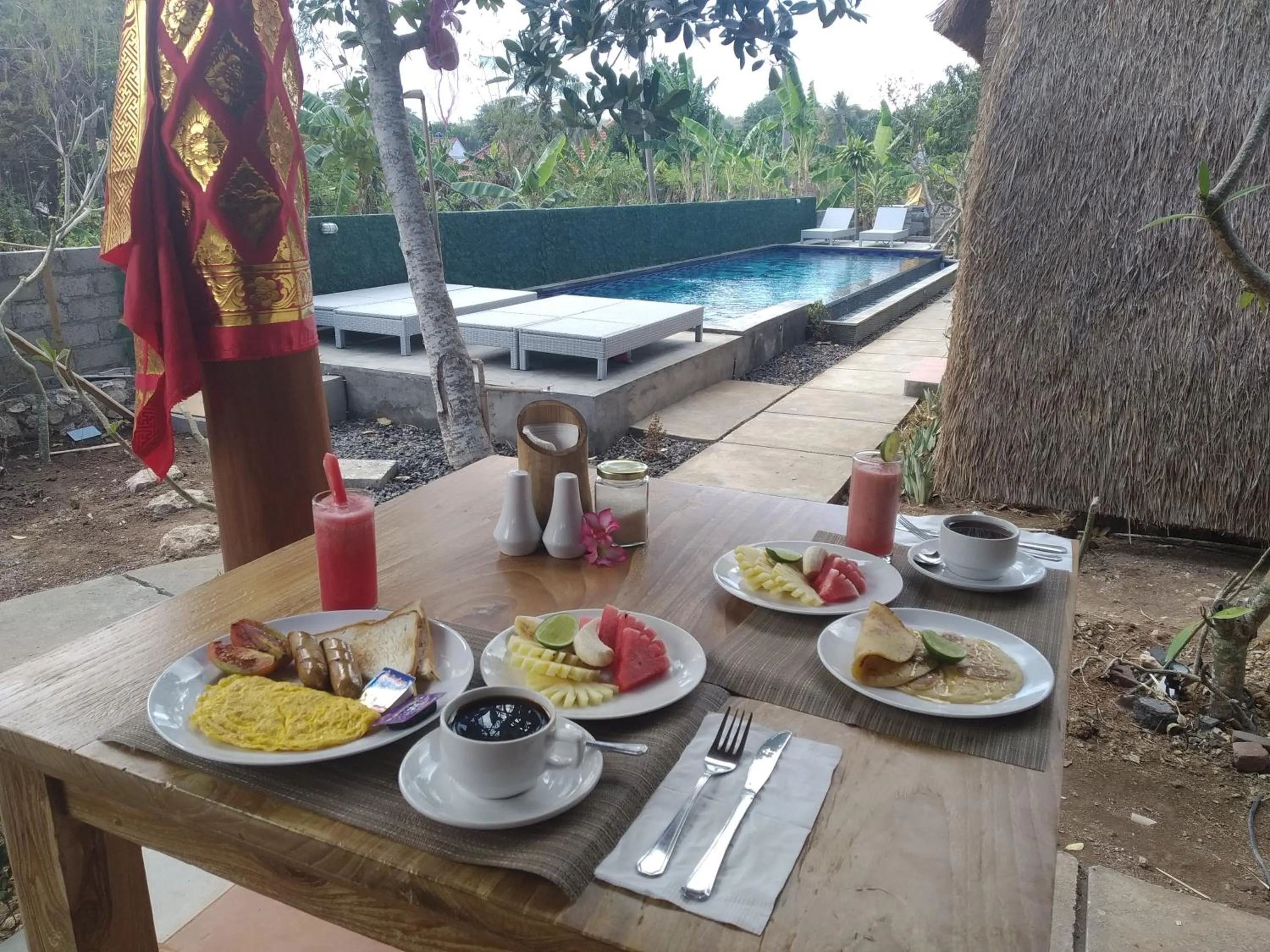 Food and drinks in HoneyBee Huts