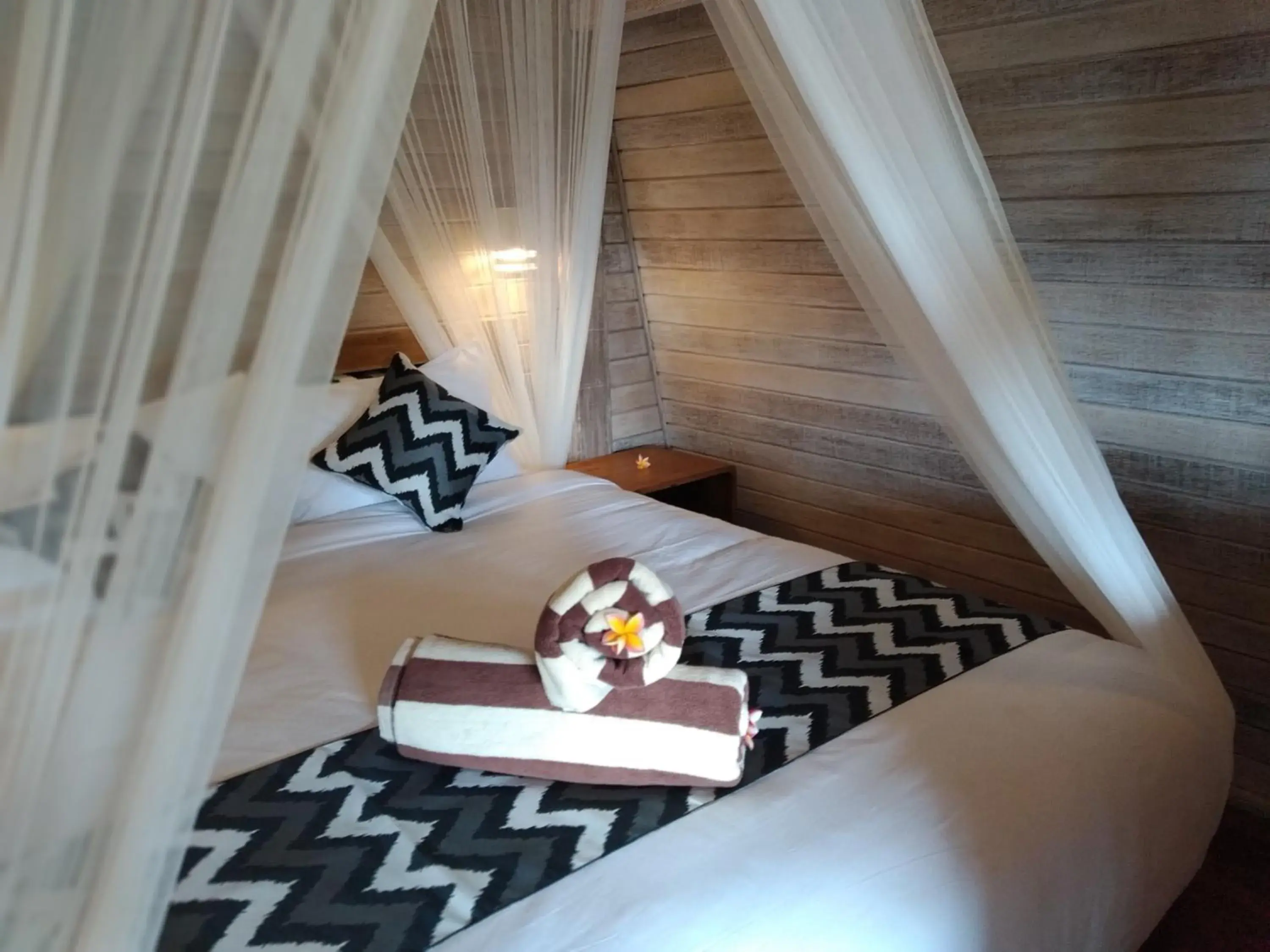 Bedroom, Bed in HoneyBee Huts Bedroom, Bed in HoneyBee Huts