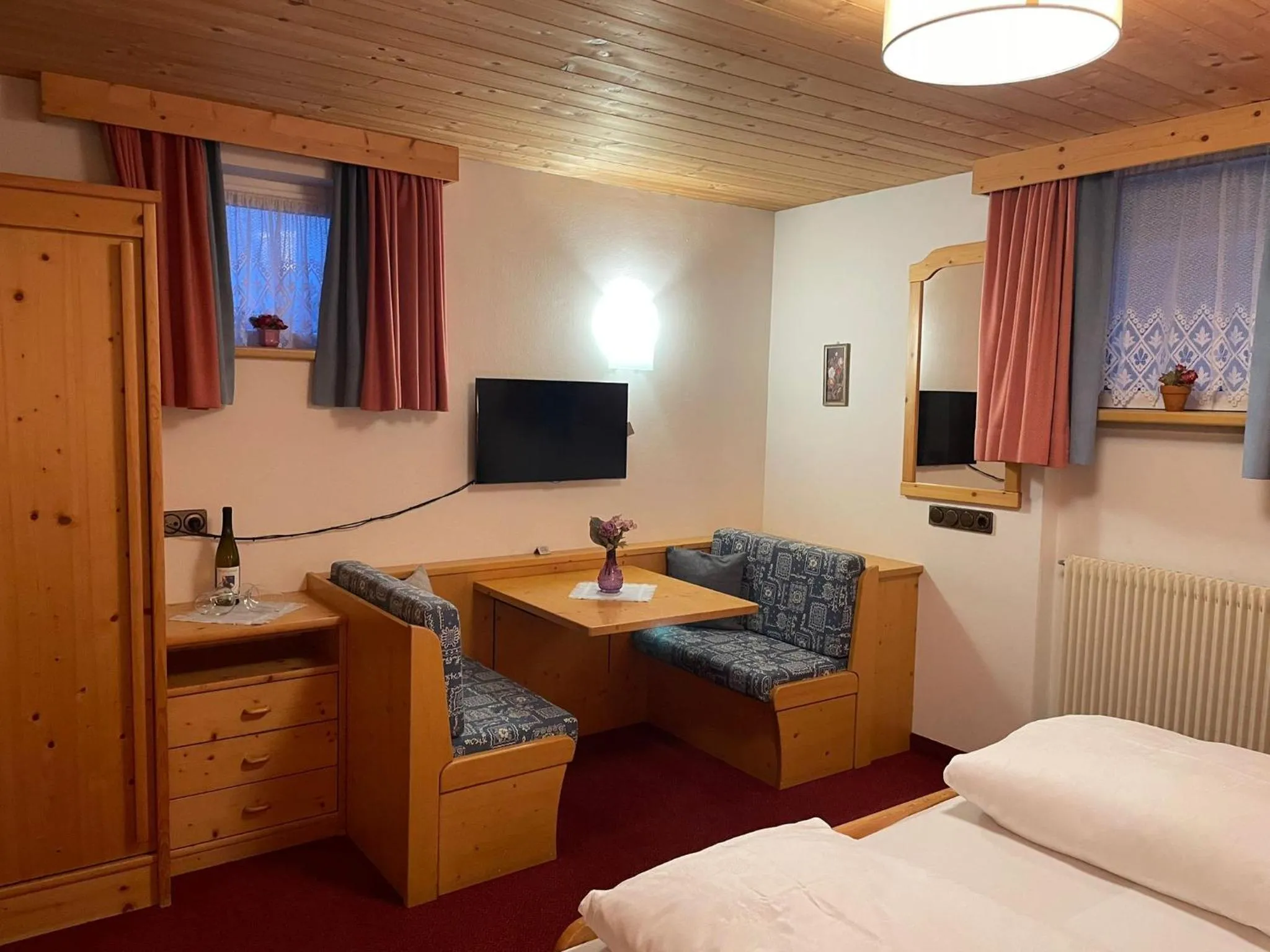 Bedroom, Bed in Hotel Fortuna