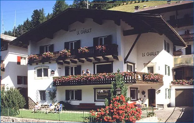 Property building in Garni Le Chalet