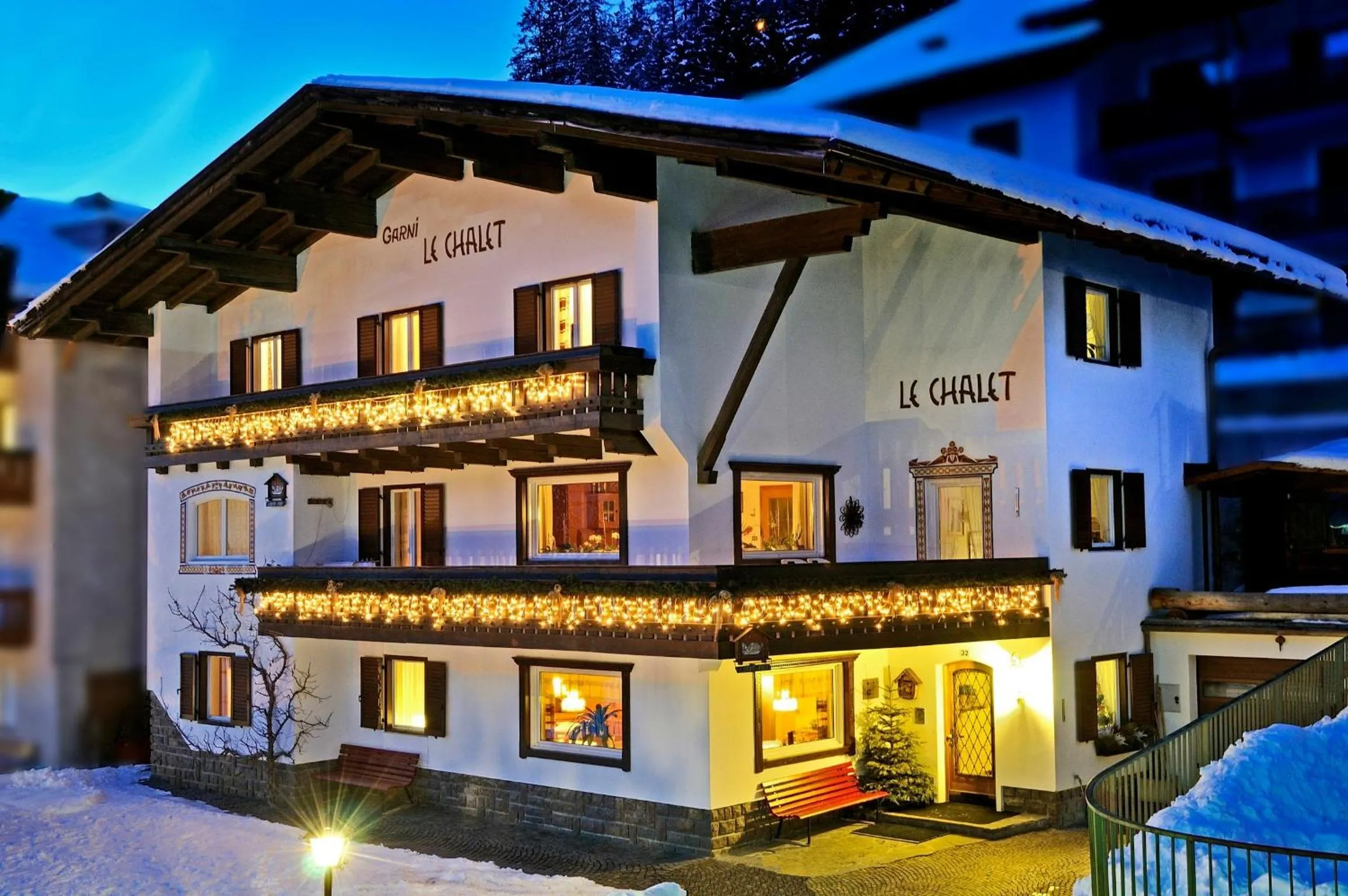 Property building in Garni Le Chalet