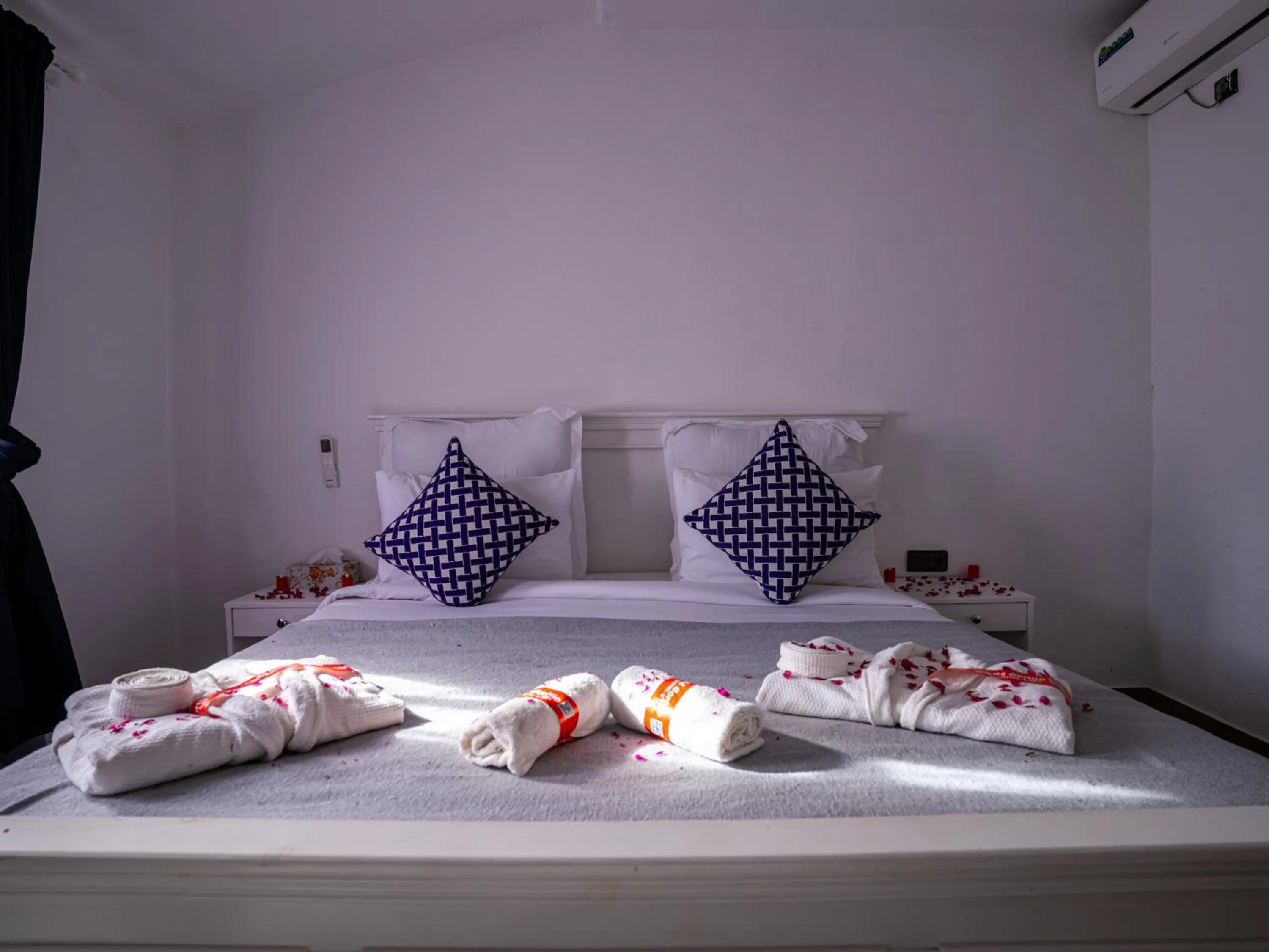 Bed in Resort Hotel El Cortijo & Spa