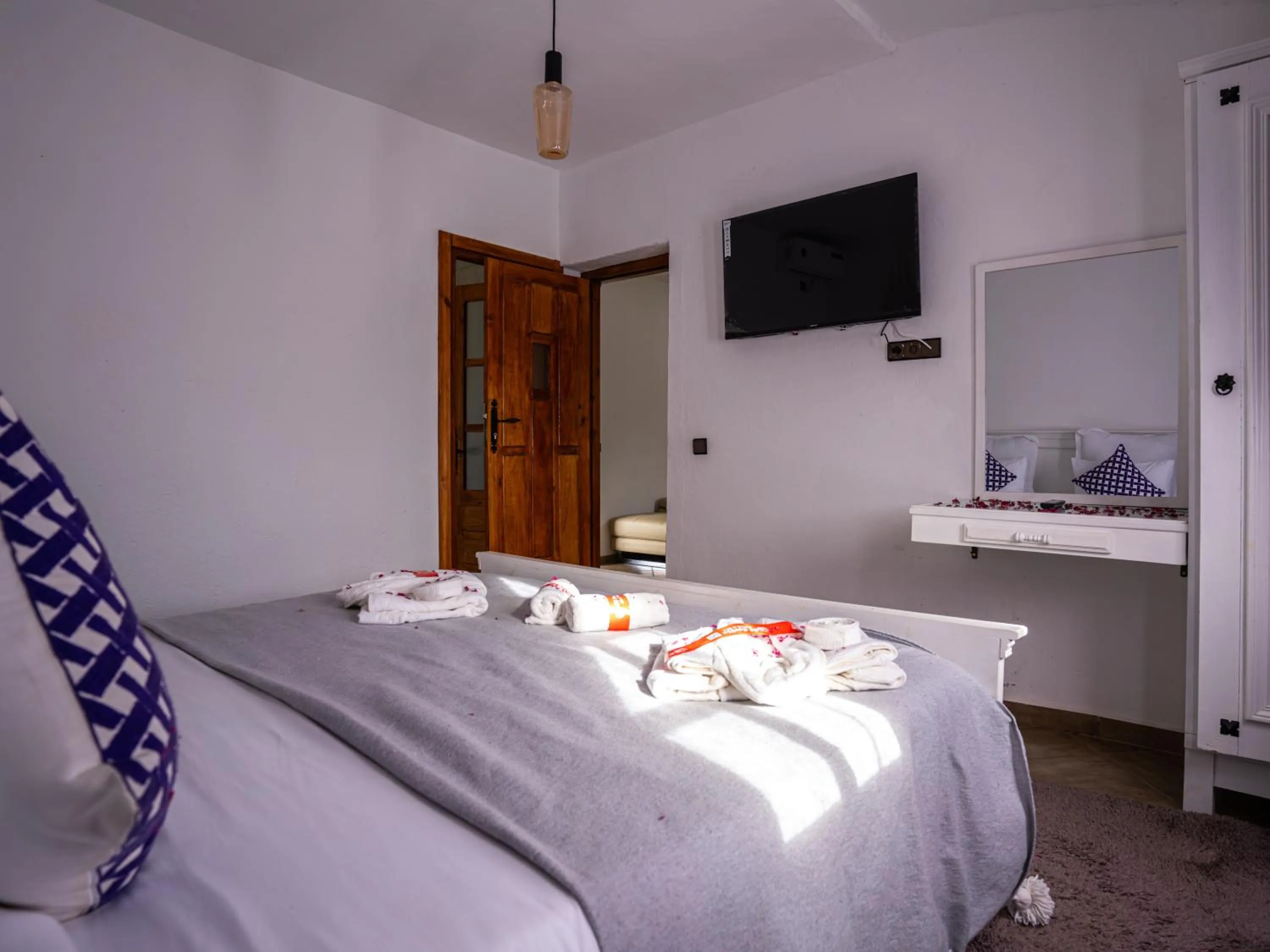 Bed in Resort Hotel El Cortijo & Spa